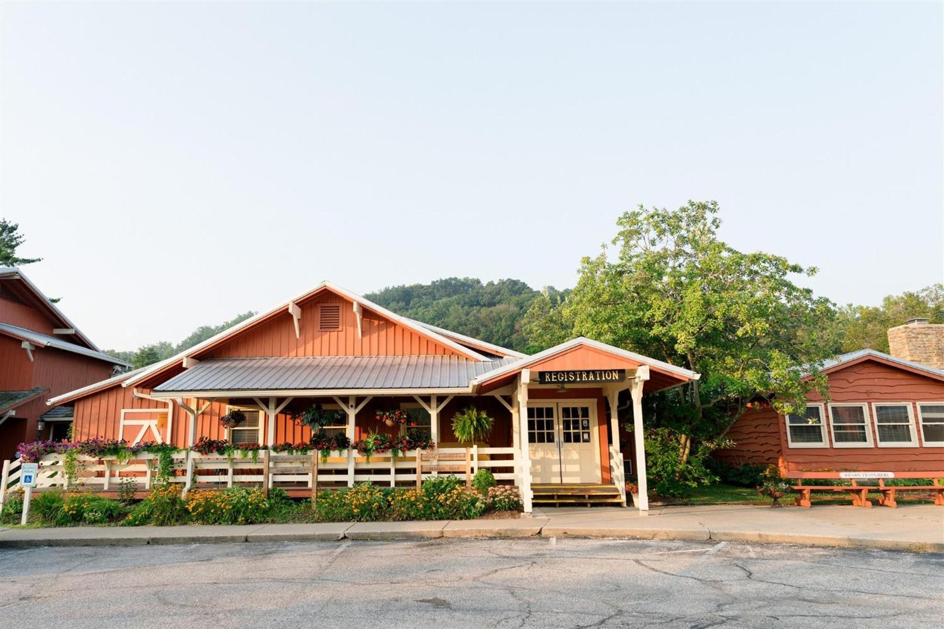Brown County Inn photo 2