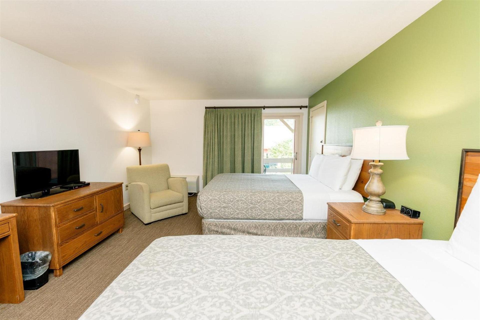 Brown County Inn photo 32