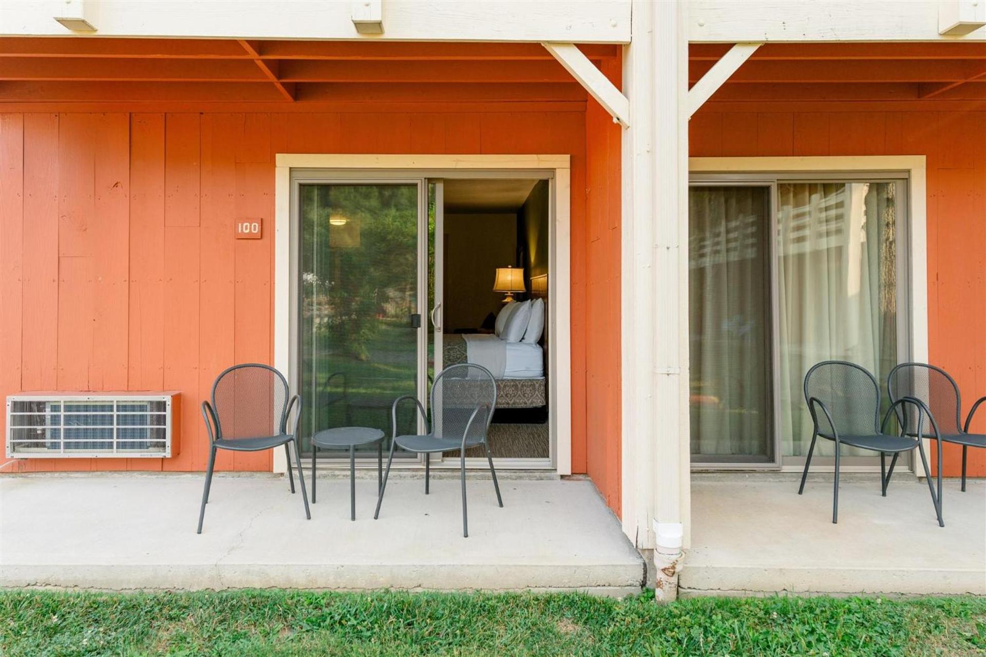 Brown County Inn photo 39