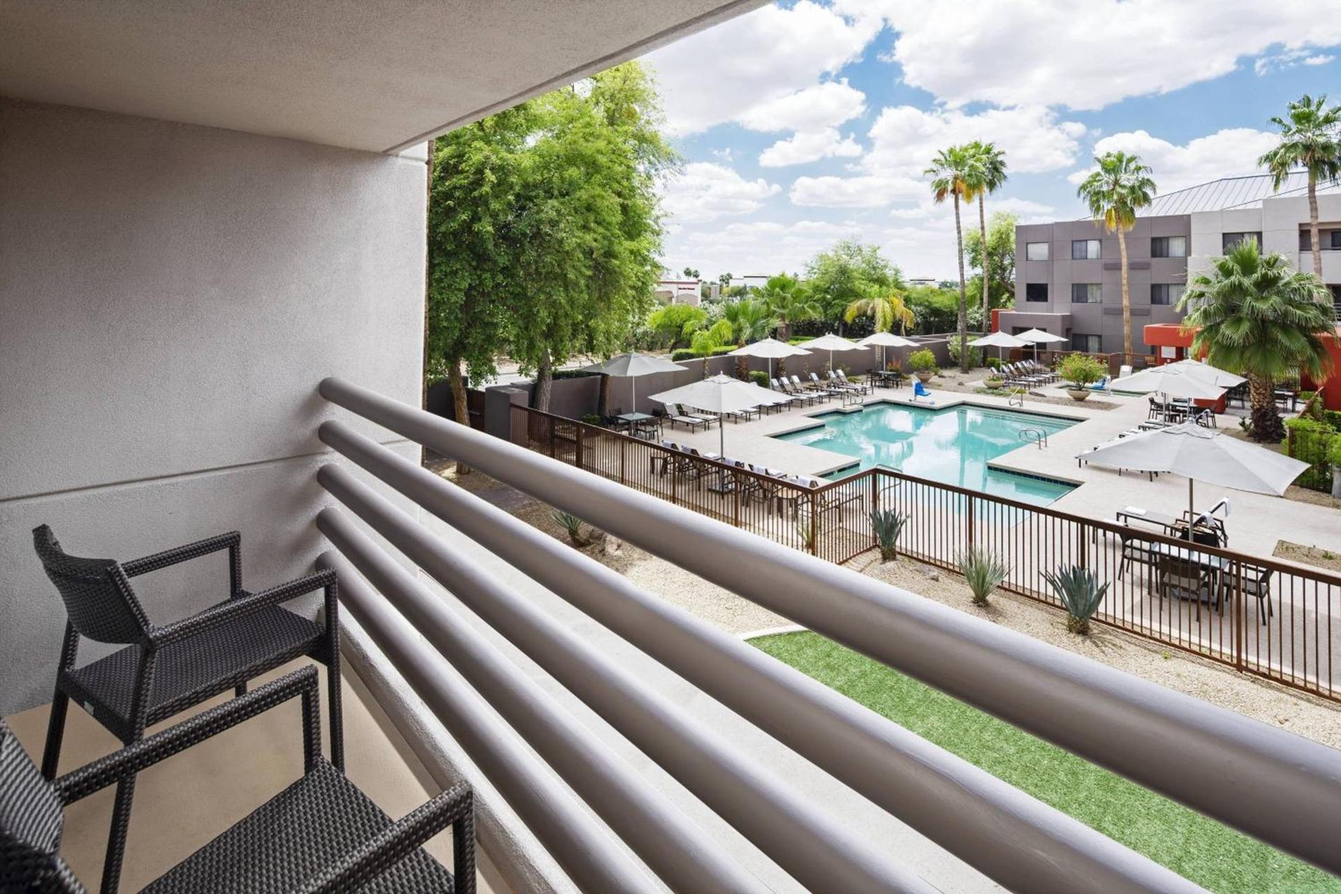 Courtyard Scottsdale North photo 8