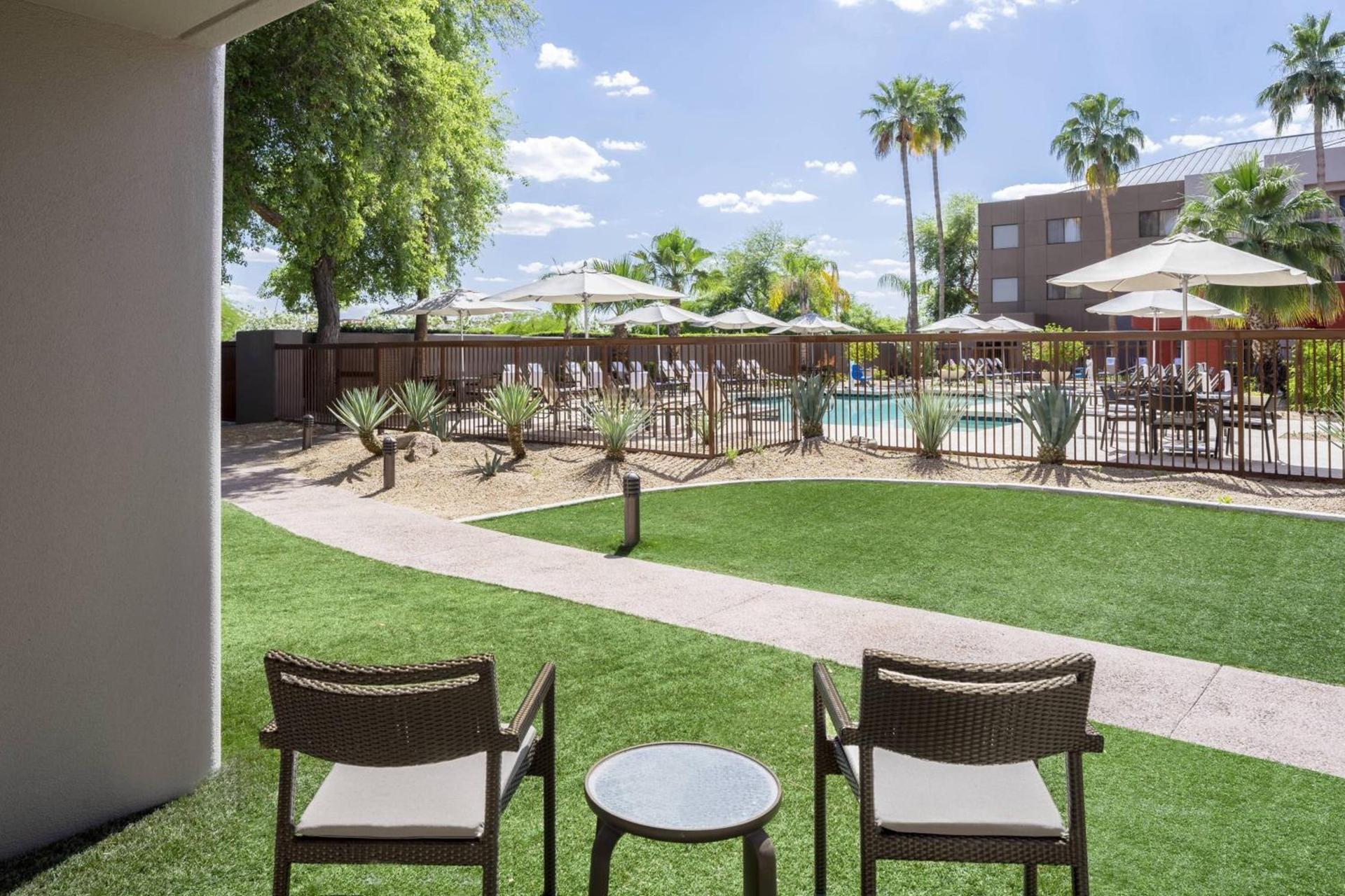 Courtyard Scottsdale North photo 12