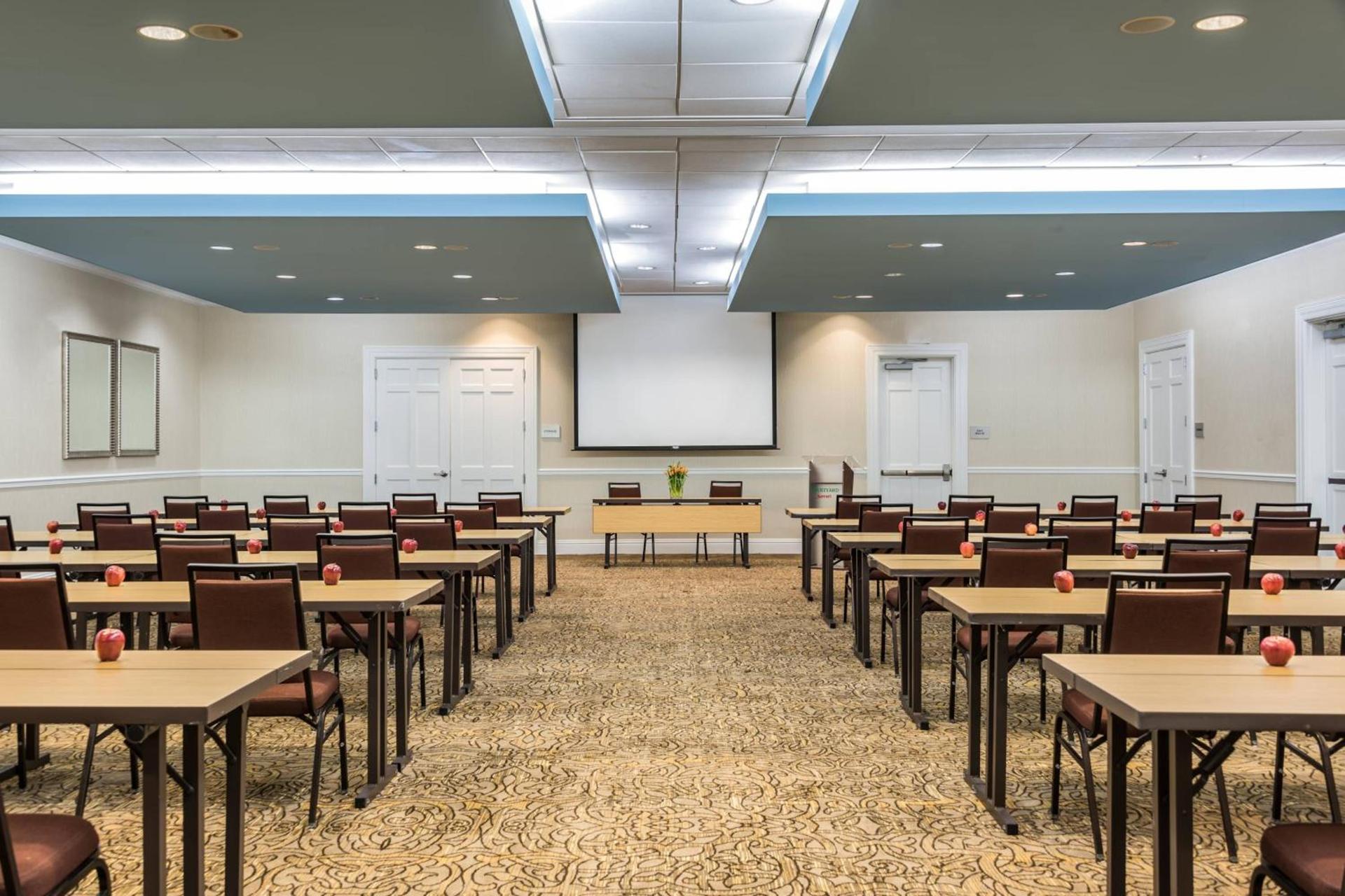 Courtyard by Marriott Charleston Historic District photo 35