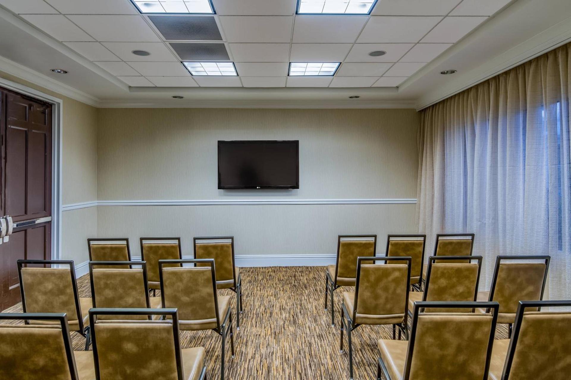Courtyard by Marriott Charleston Historic District photo 38
