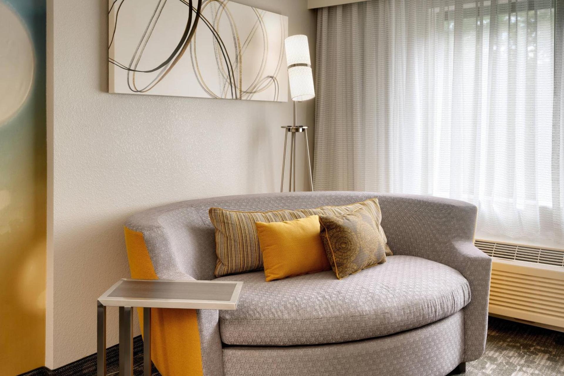 Courtyard by Marriott Charlotte Airport LoSo photo 10
