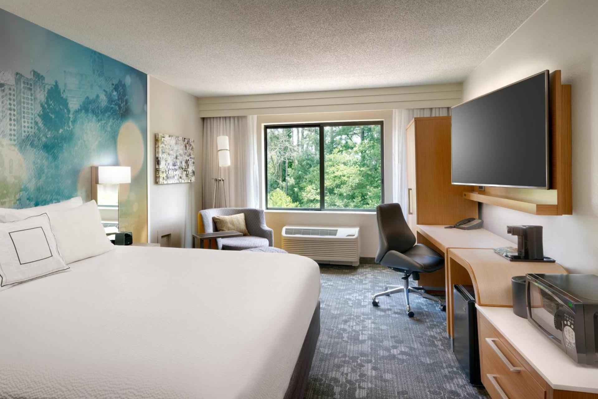 Courtyard by Marriott Charlotte Airport LoSo photo 13