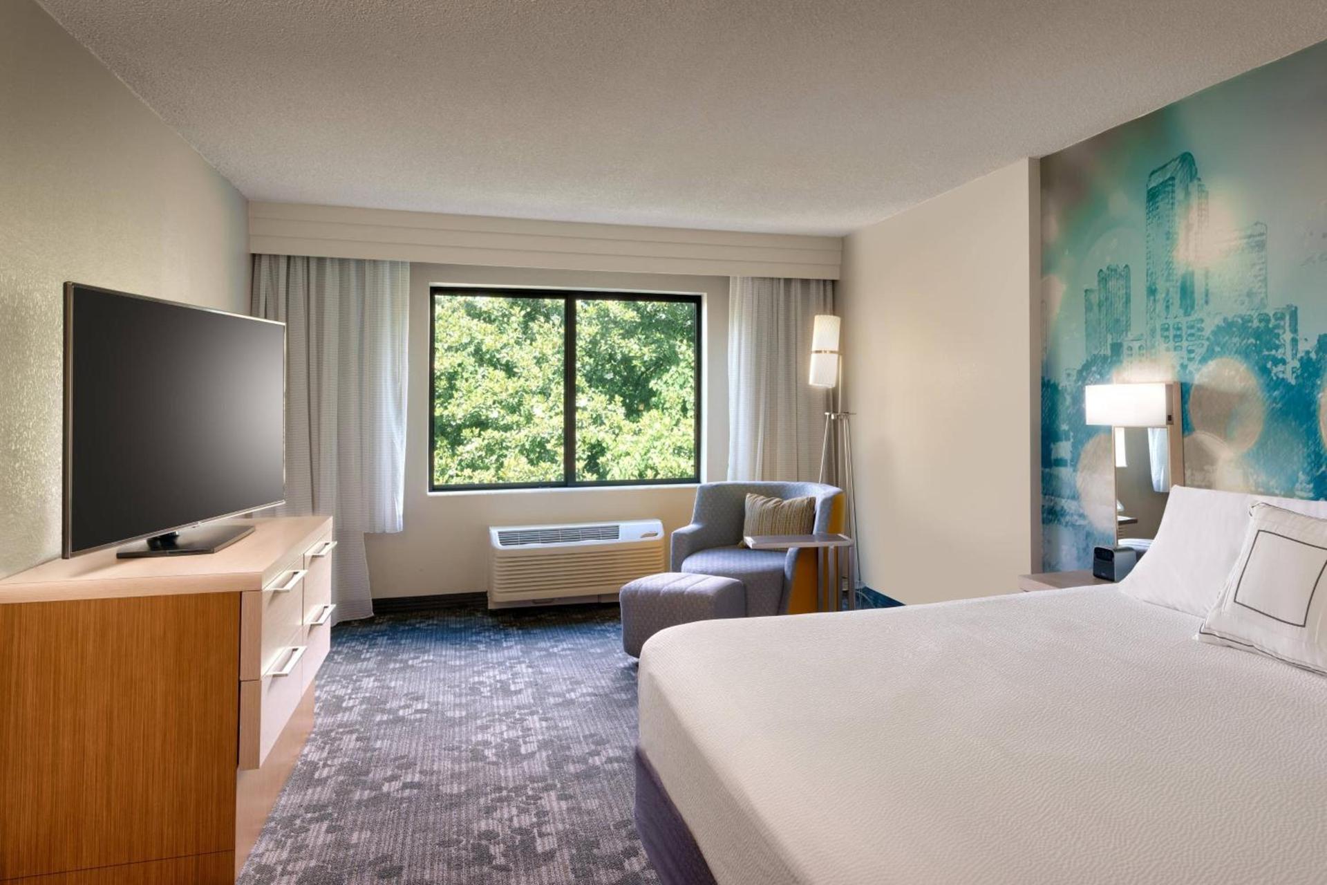 Courtyard by Marriott Charlotte Airport LoSo photo 22