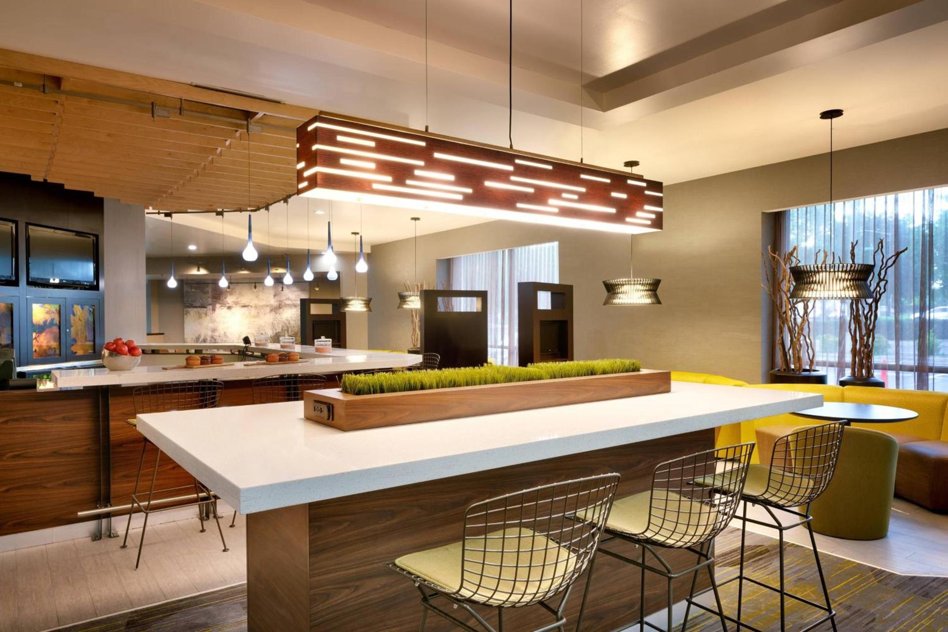 Courtyard by Marriott Charlotte Airport LoSo photo 25