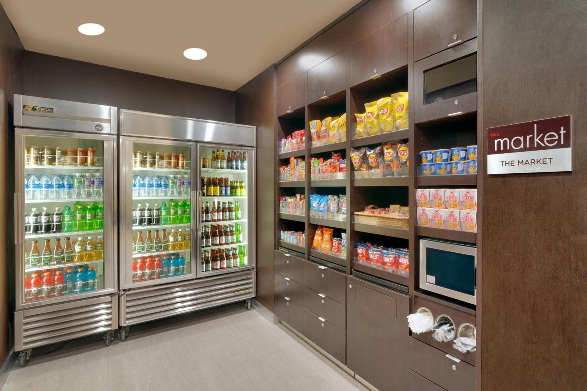 Courtyard by Marriott Charlotte Airport LoSo photo 26