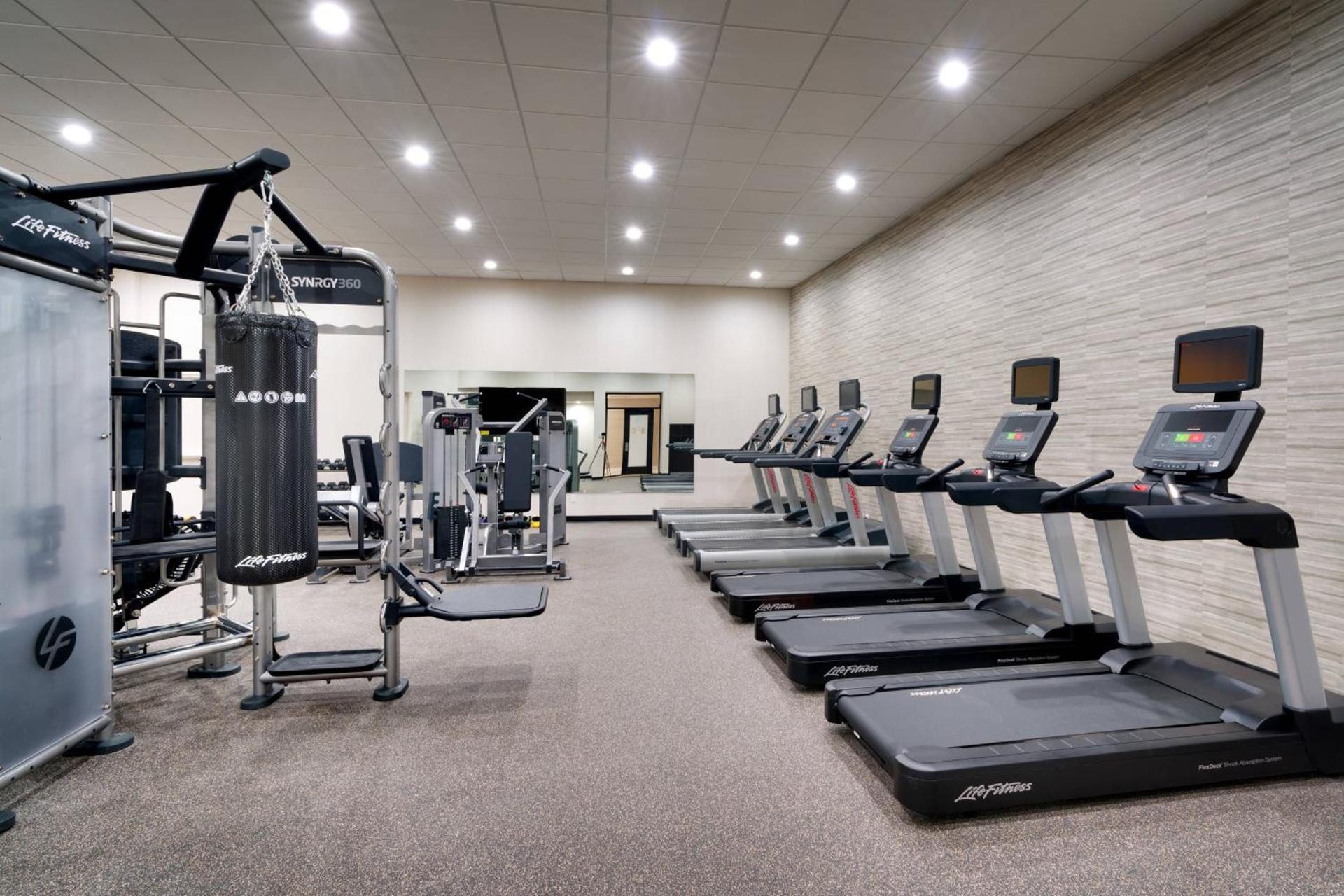 Courtyard by Marriott Charlotte Airport LoSo photo 37