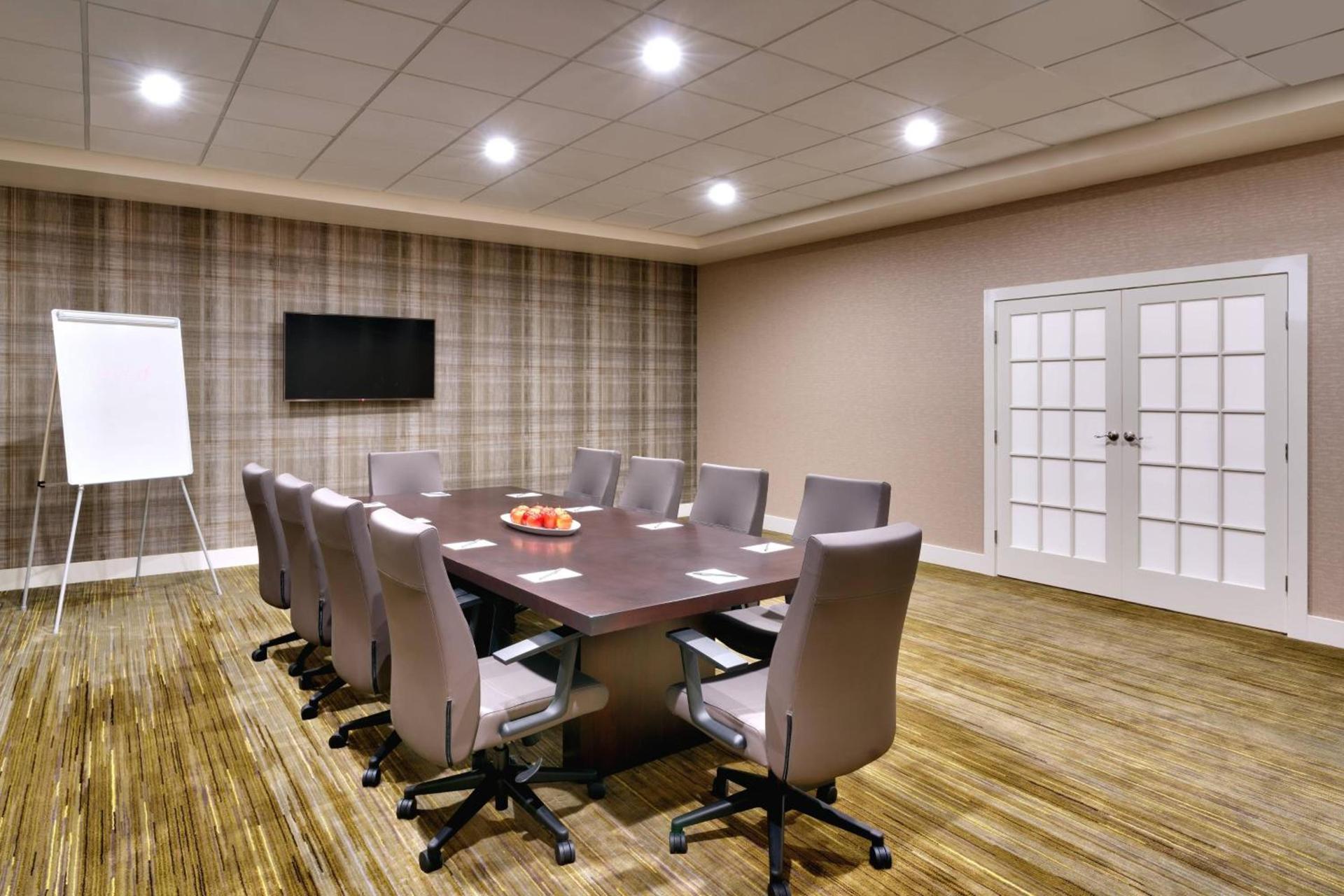 Courtyard by Marriott Charlotte Airport LoSo photo 39