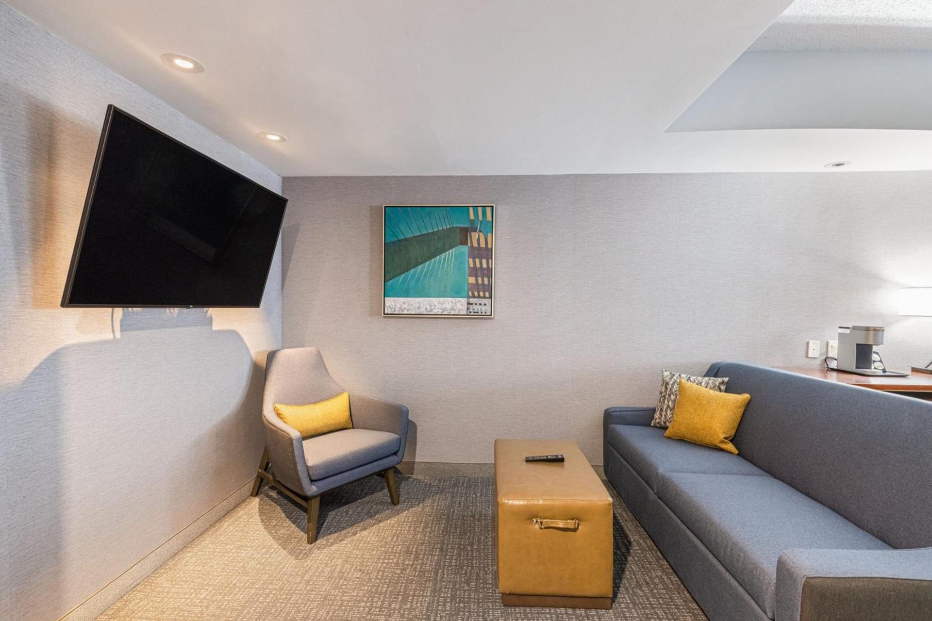 Courtyard by Marriott Boston Waltham photo 18