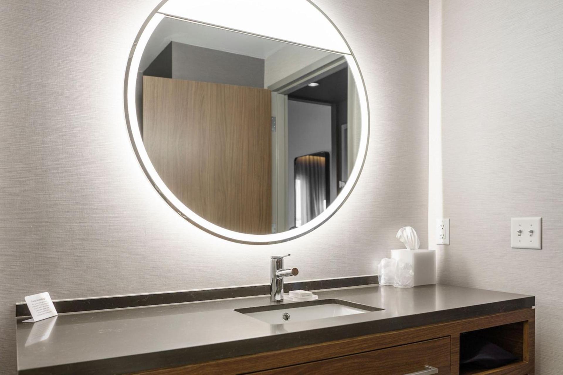 Courtyard by Marriott Indianapolis Fishers photo 18