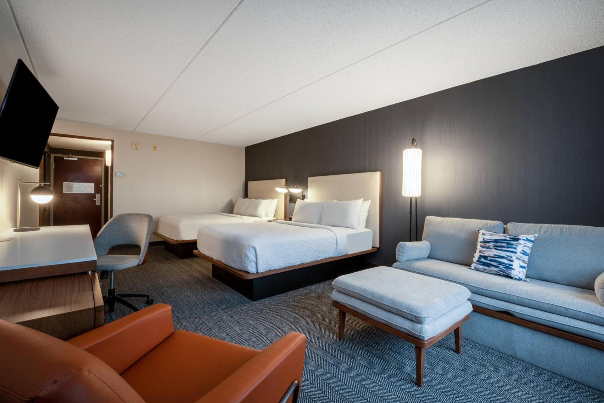 Courtyard Columbus Airport photo 8