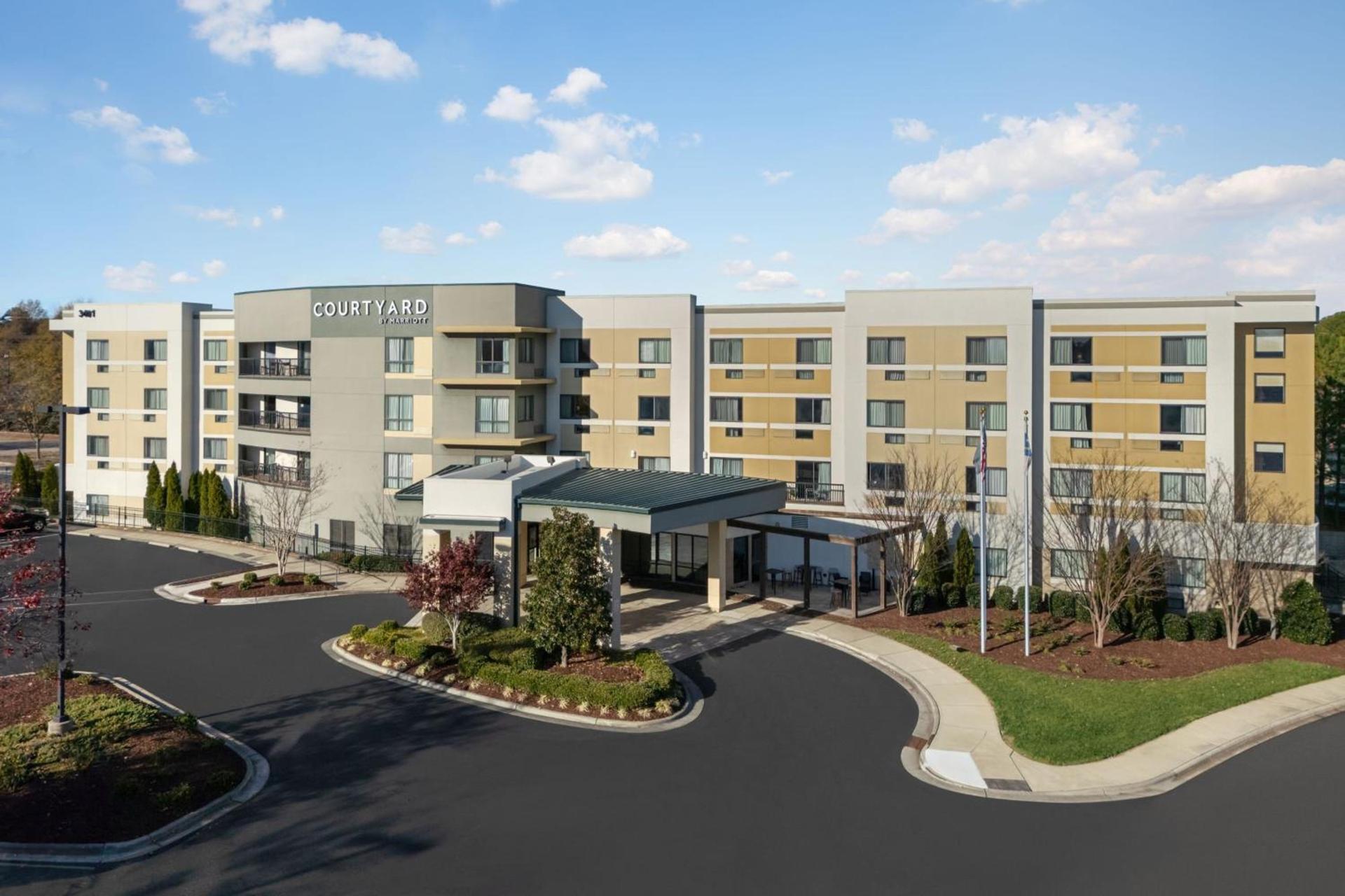 Courtyard by Marriott Raleigh North photo 1