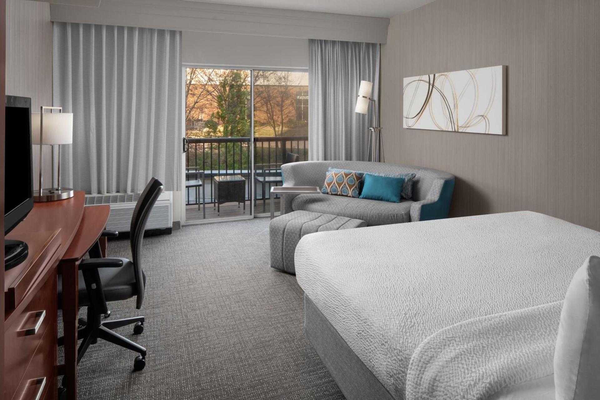 Courtyard by Marriott Raleigh North photo 11