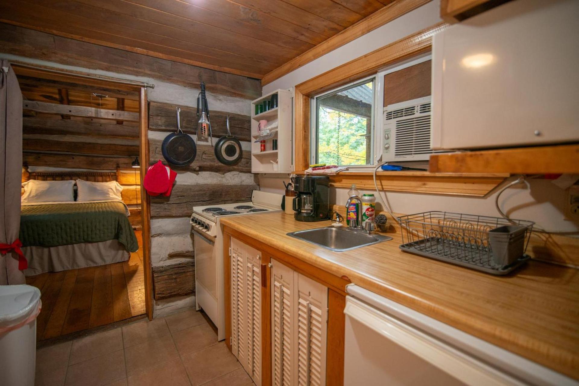 Moore House Inn & Cabins photo 19