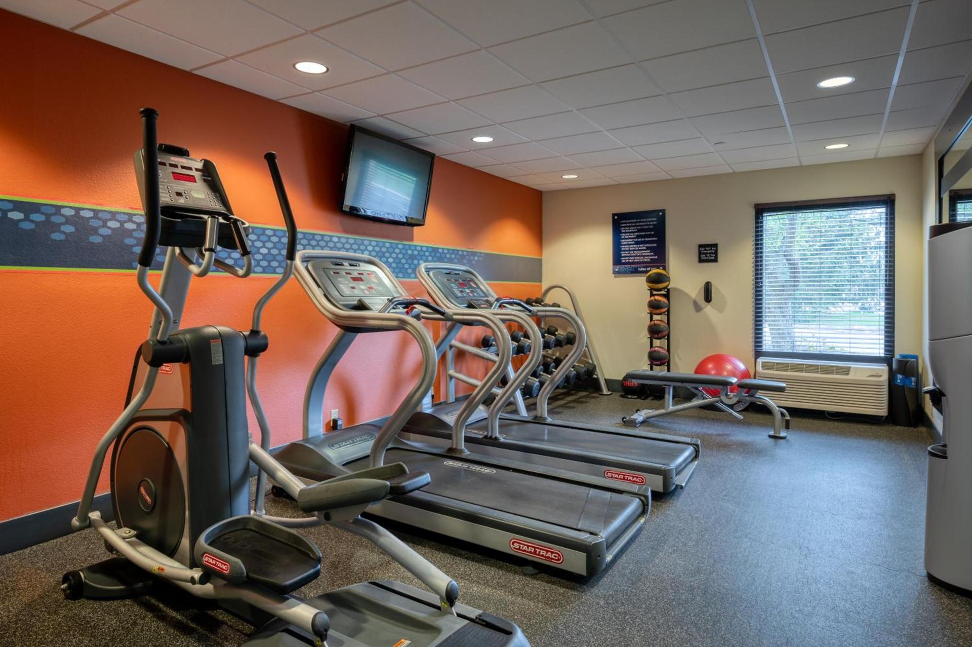 Hampton Inn Janesville photo 21