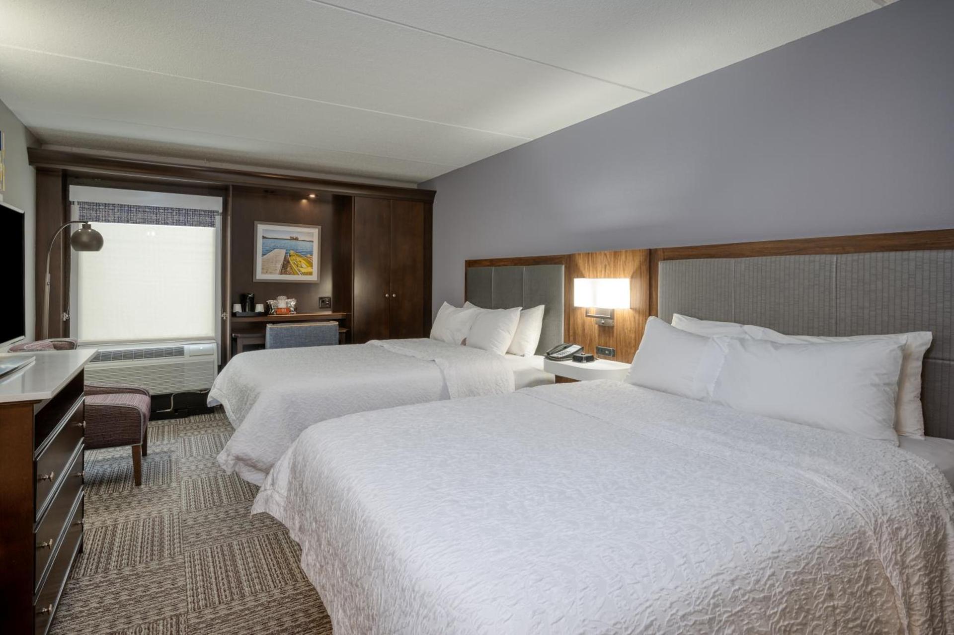 Hampton Inn Janesville photo 24