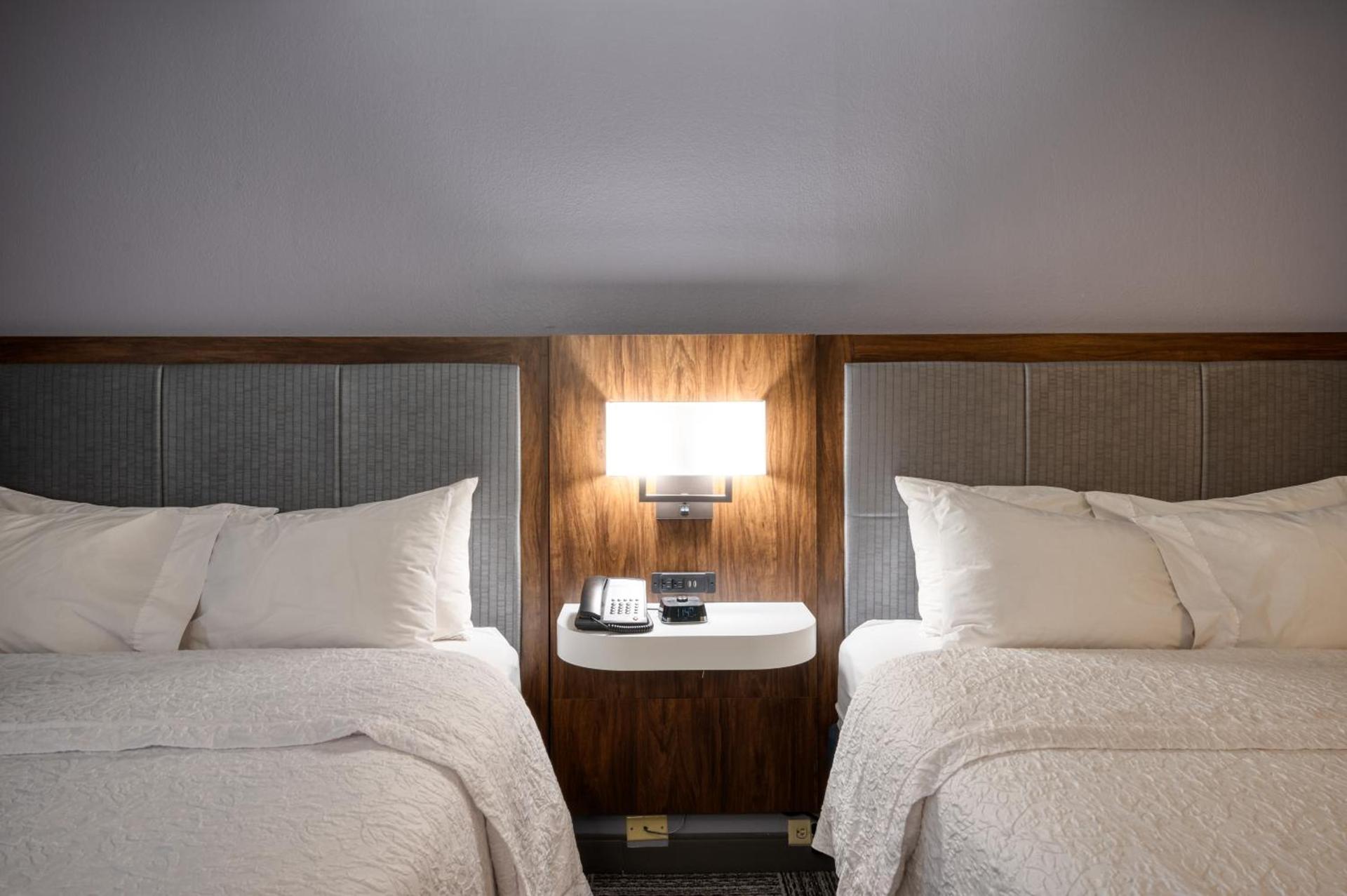 Hampton Inn Janesville photo 25