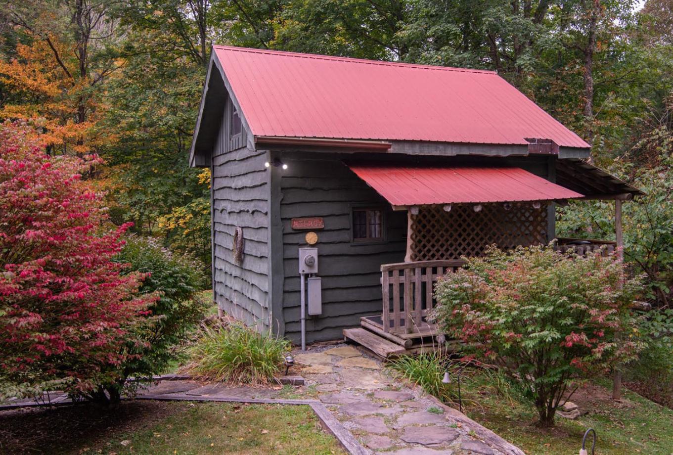 Moore House Inn & Cabins photo 4