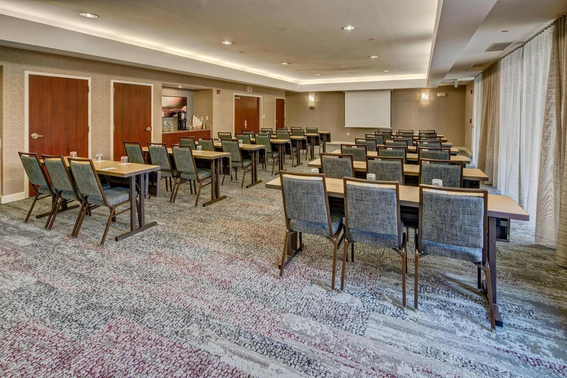 Courtyard by Marriott Springfield photo 51