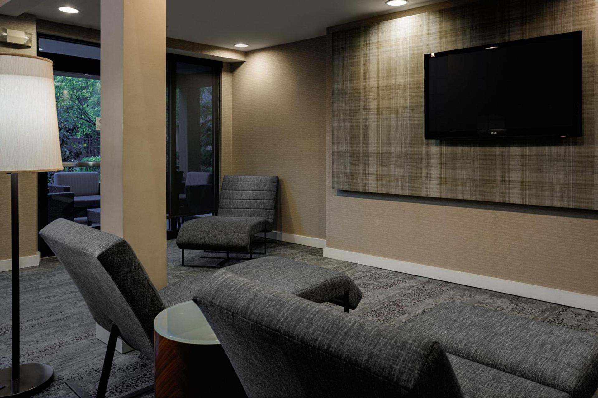 Courtyard by Marriott Springfield photo 11