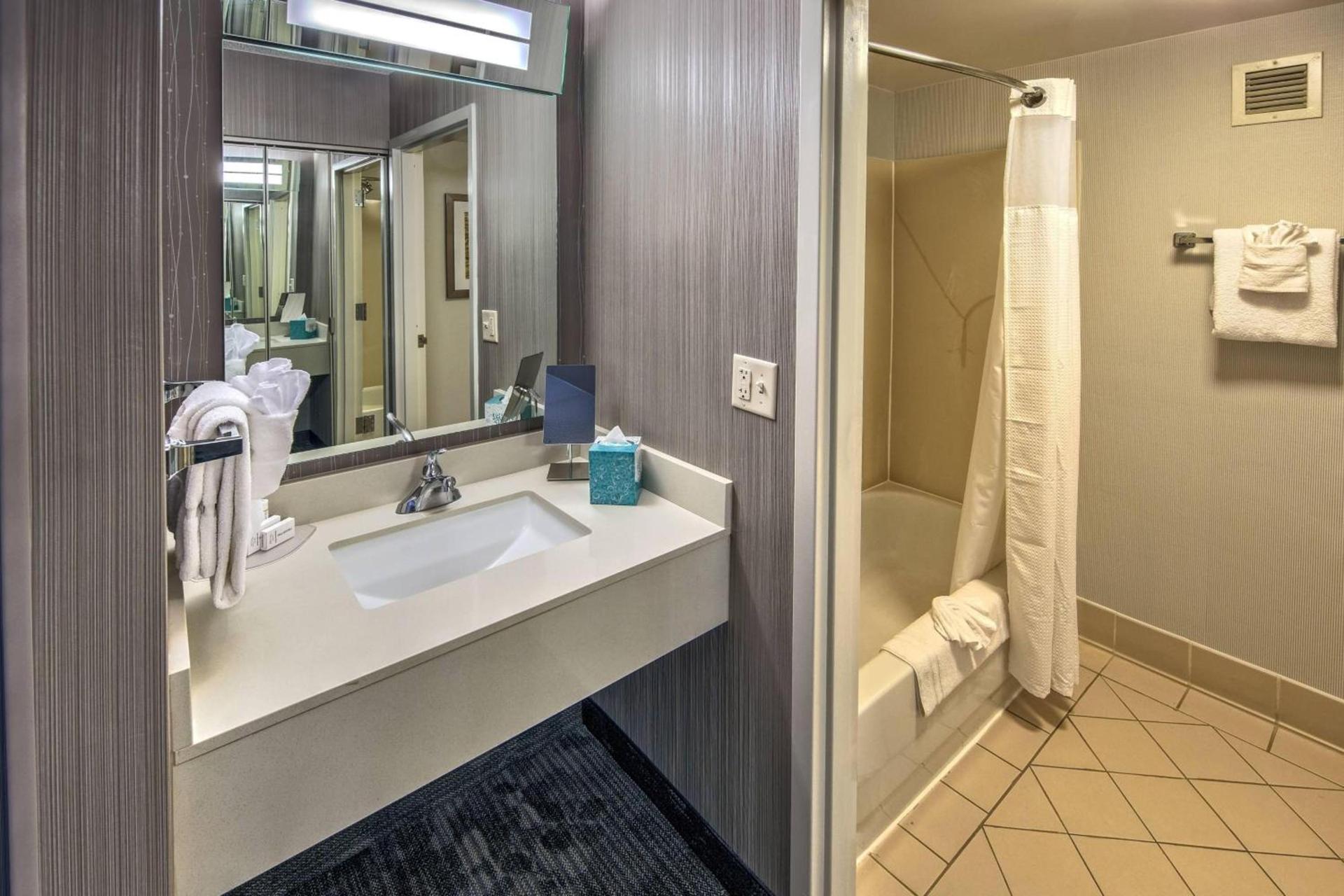 Courtyard by Marriott Springfield photo 21