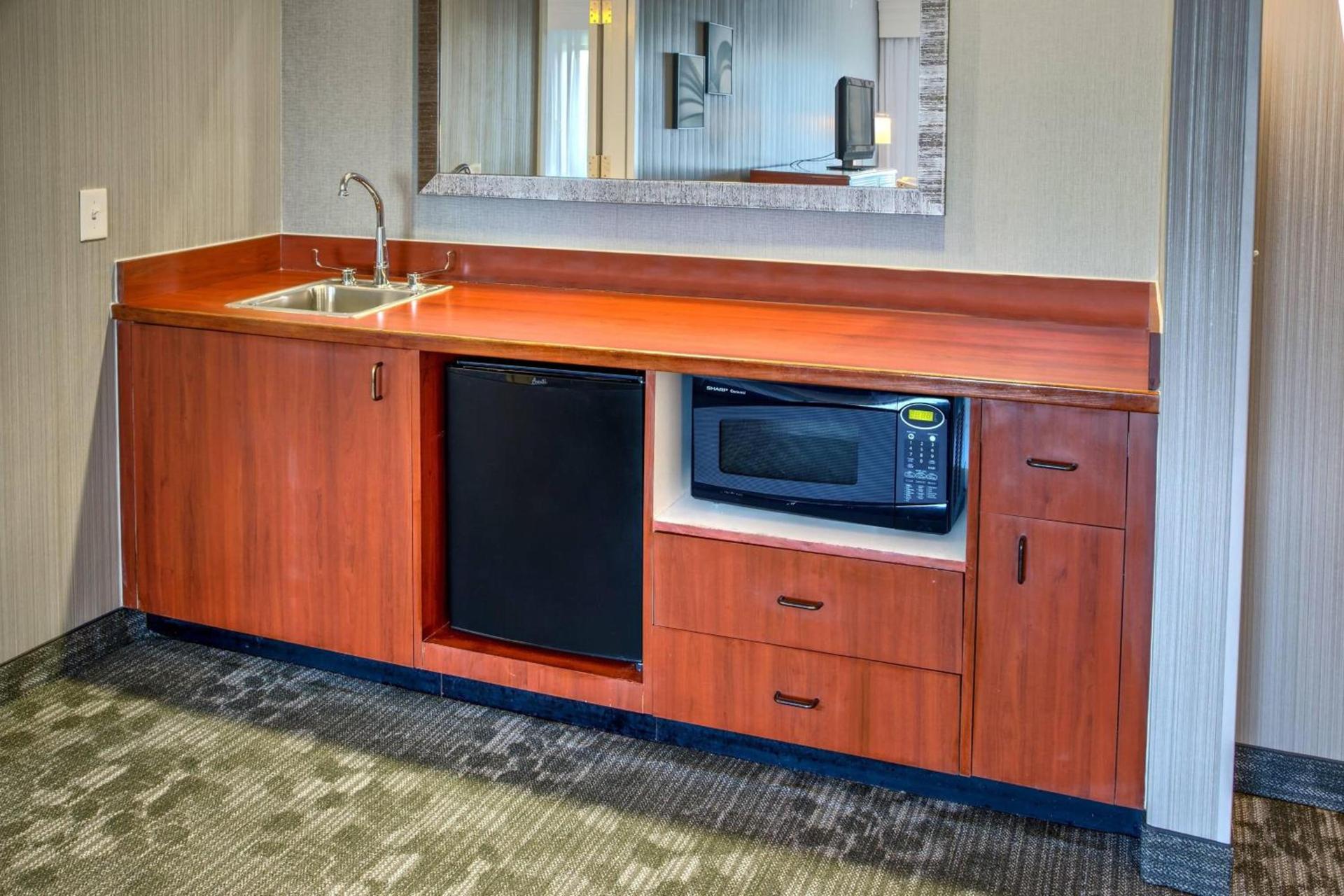 Courtyard by Marriott Springfield photo 24