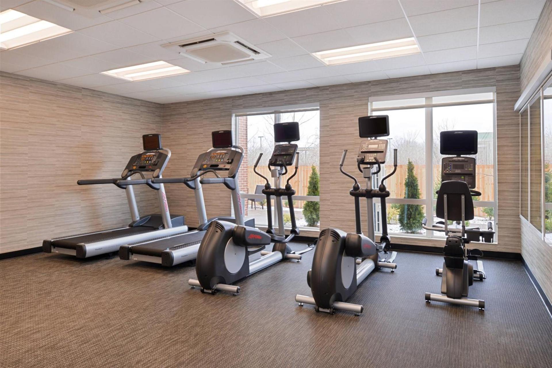 Courtyard by Marriott Toledo North photo 22