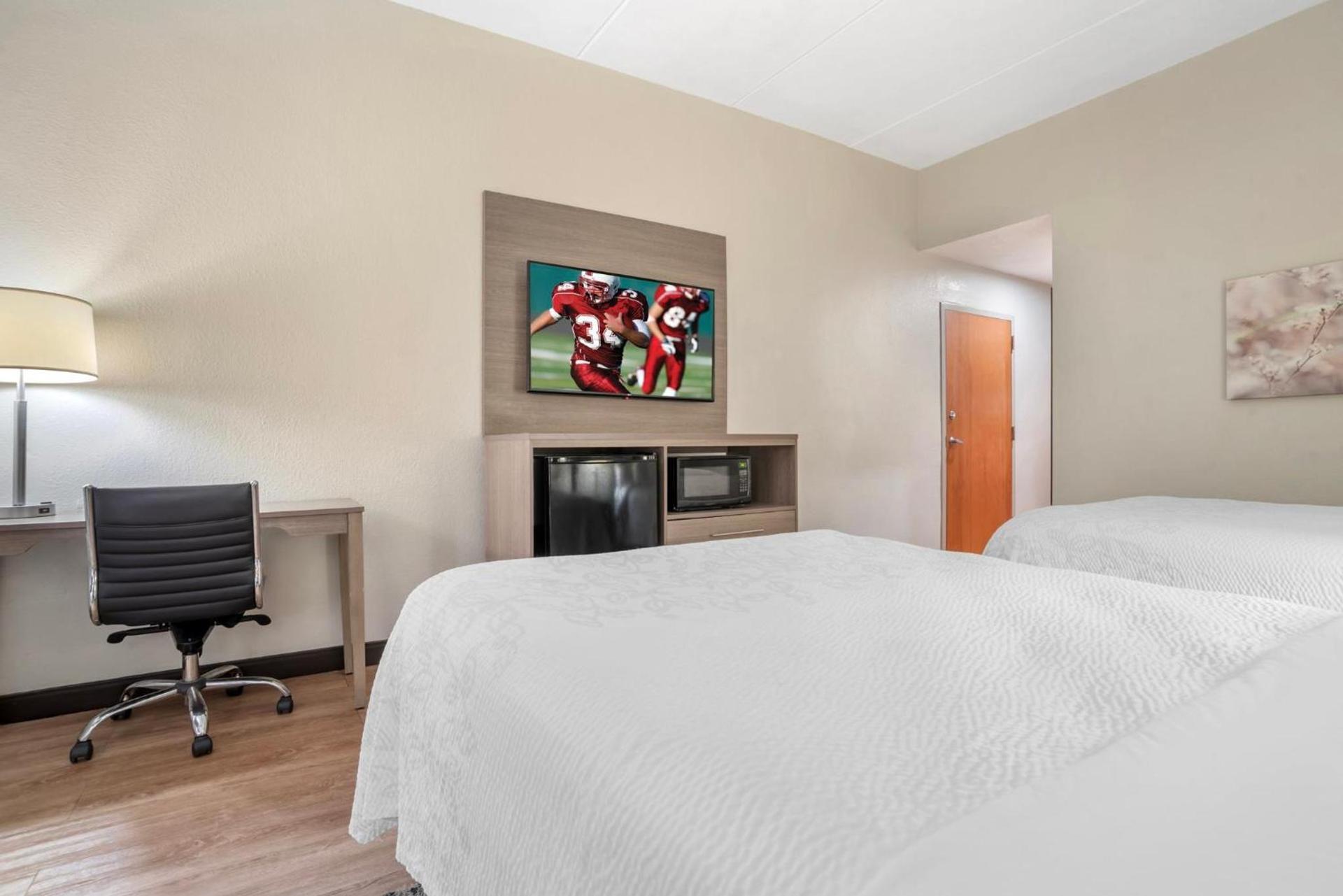 Red Roof Inn PLUS & Suites Vicksburg photo 32
