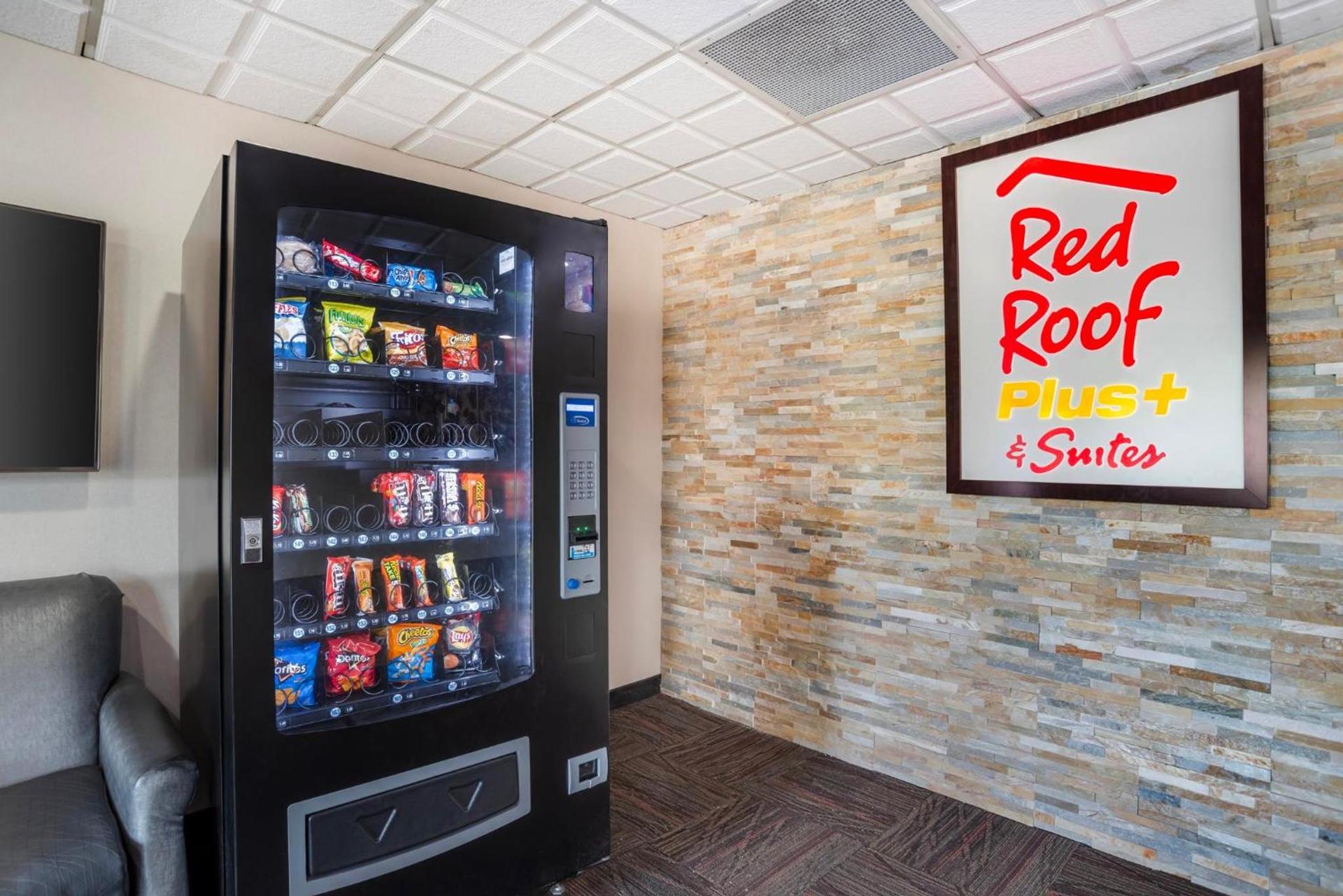 Red Roof Inn PLUS & Suites Vicksburg photo 13