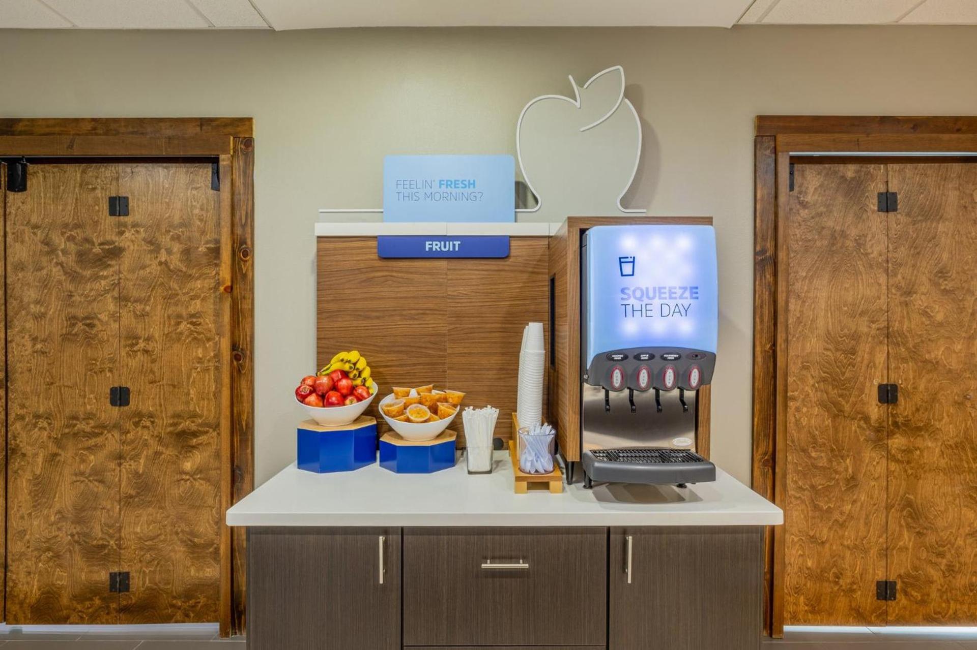 Holiday Inn Express & Suites Lindale - Tyler by IHG photo 35