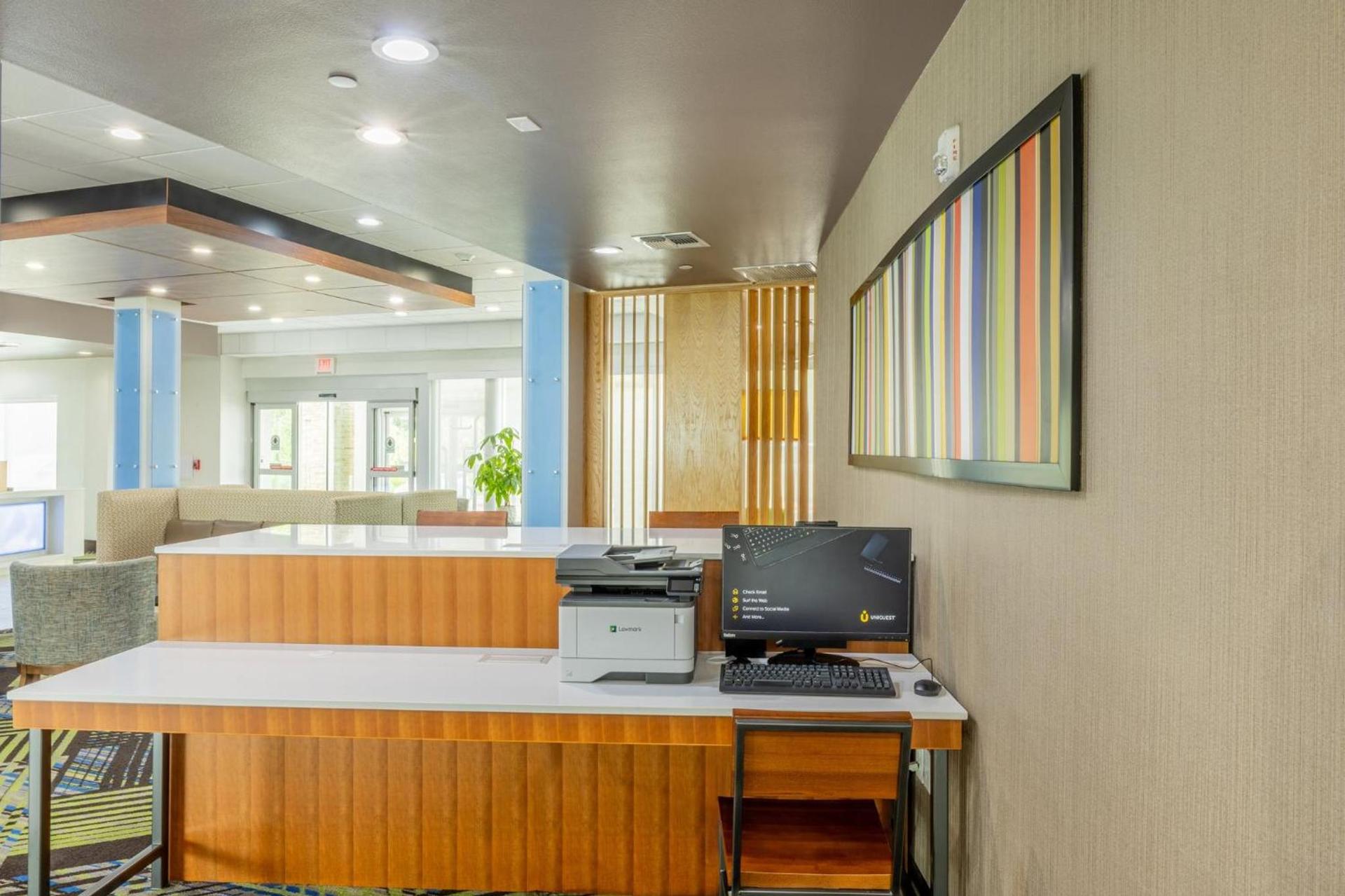Holiday Inn Express & Suites Lindale - Tyler by IHG photo 41