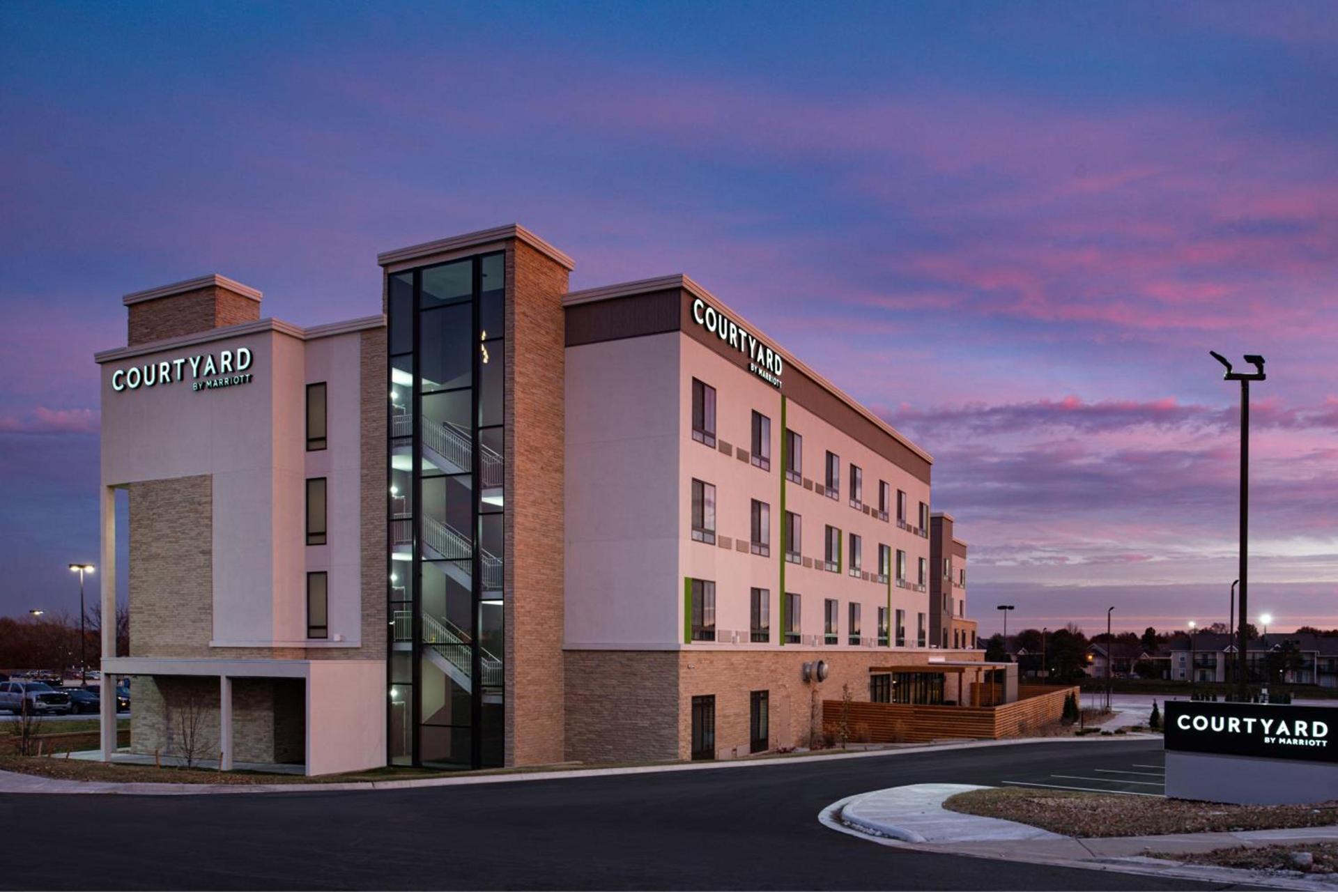 Courtyard Kansas City Olathe photo 2