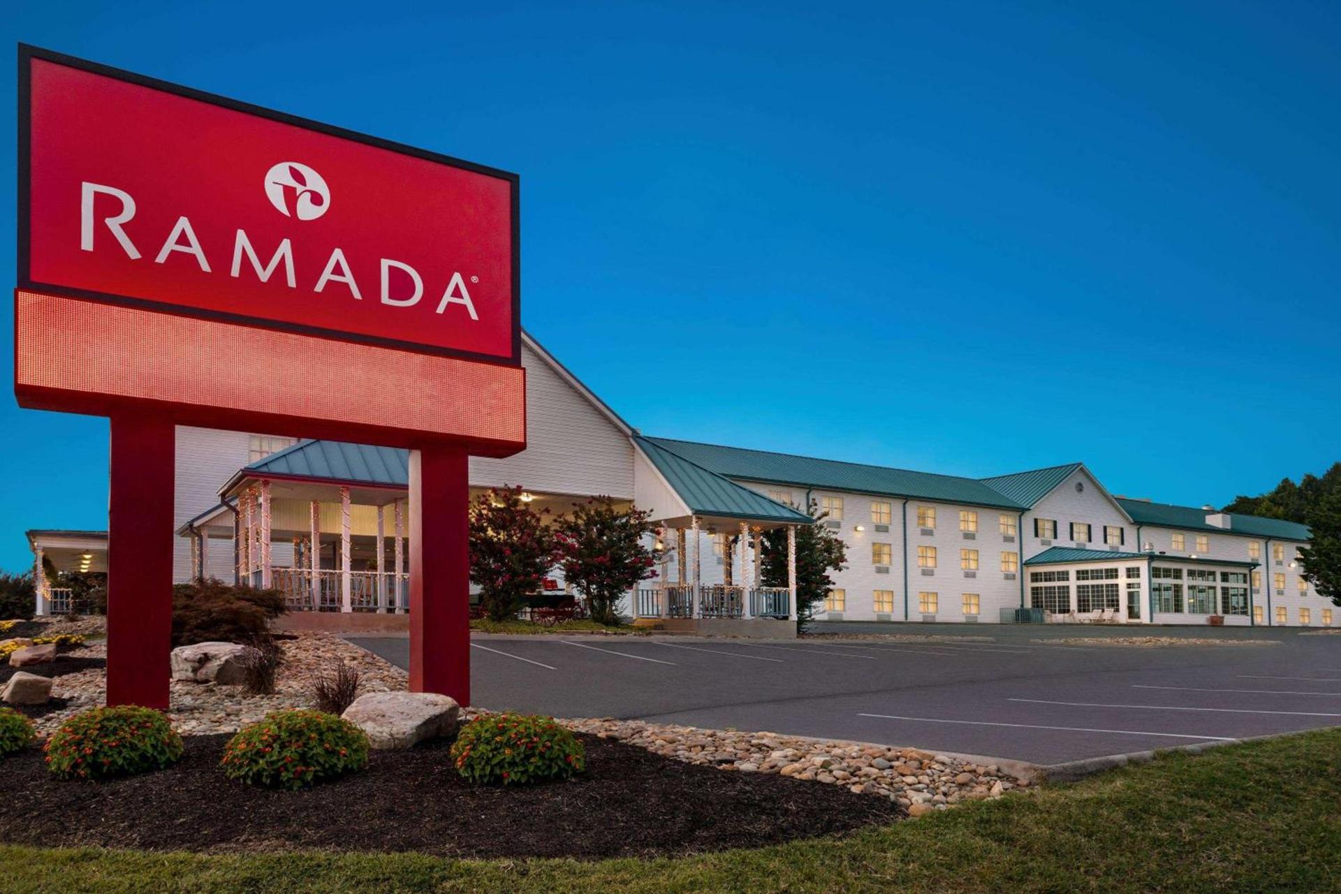 Ramada by Wyndham Pigeon Forge North photo 4