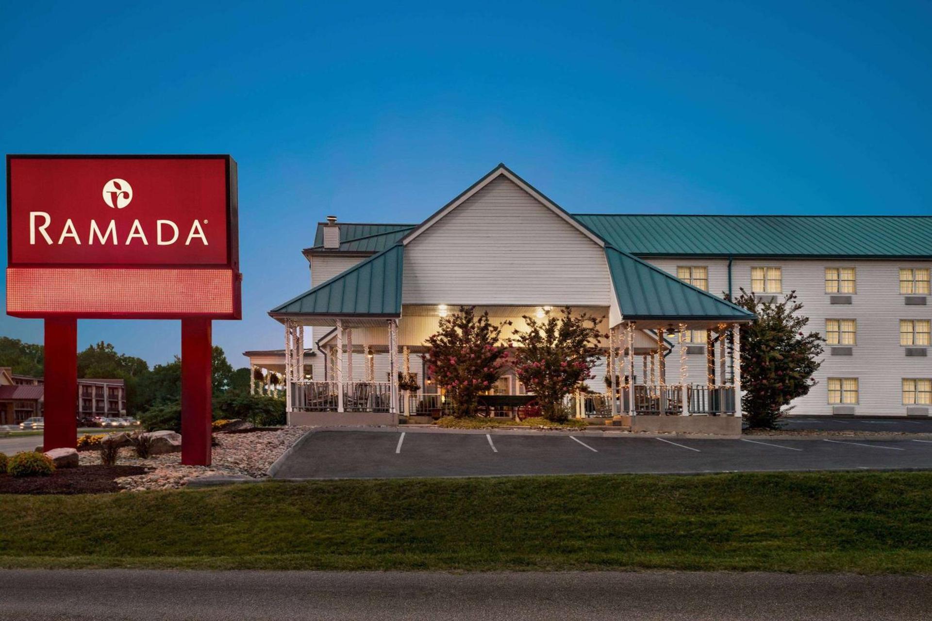 Ramada by Wyndham Pigeon Forge North photo 5