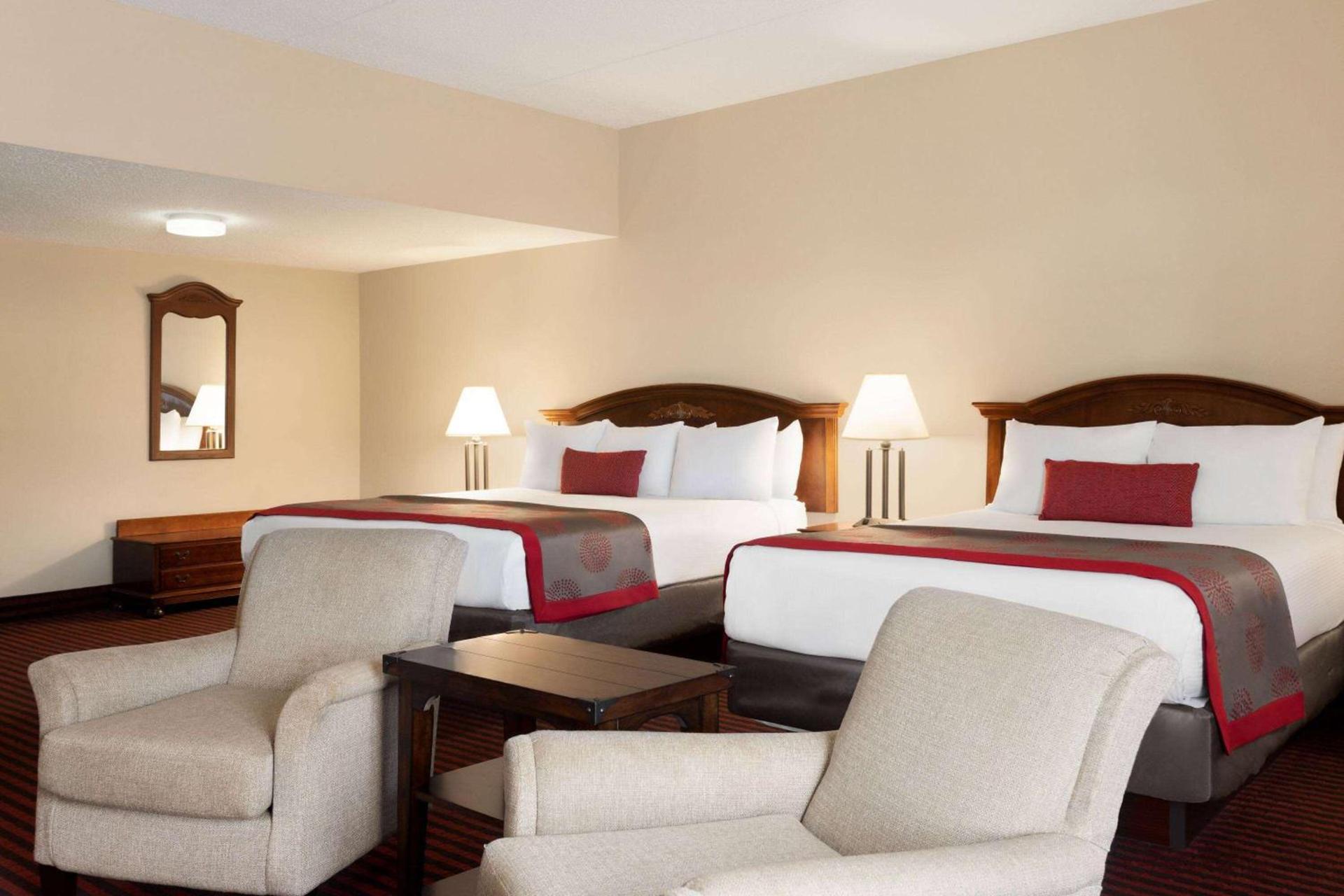 Ramada by Wyndham Pigeon Forge North photo 18