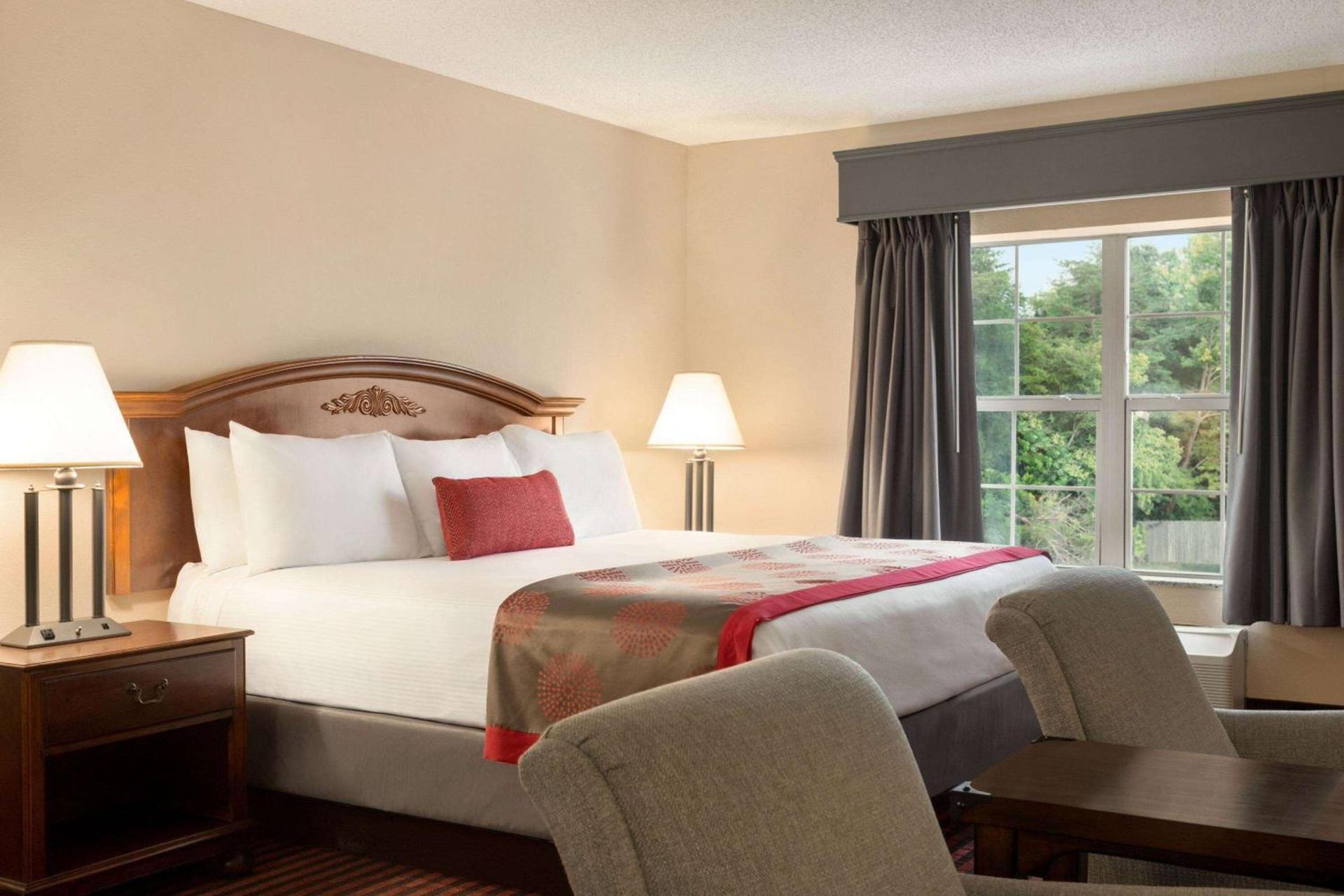 Ramada by Wyndham Pigeon Forge North photo 24
