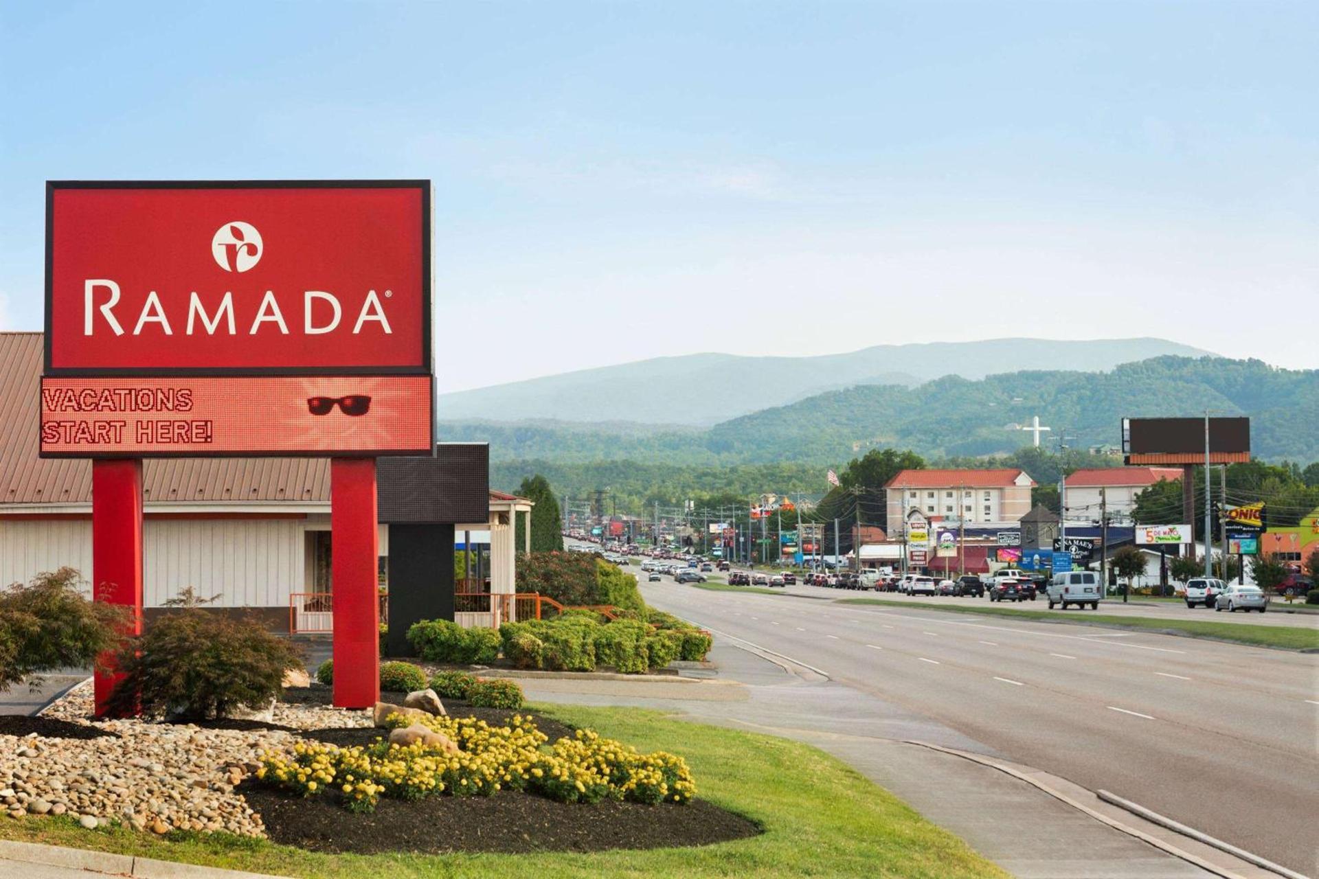 Ramada by Wyndham Pigeon Forge North photo 38