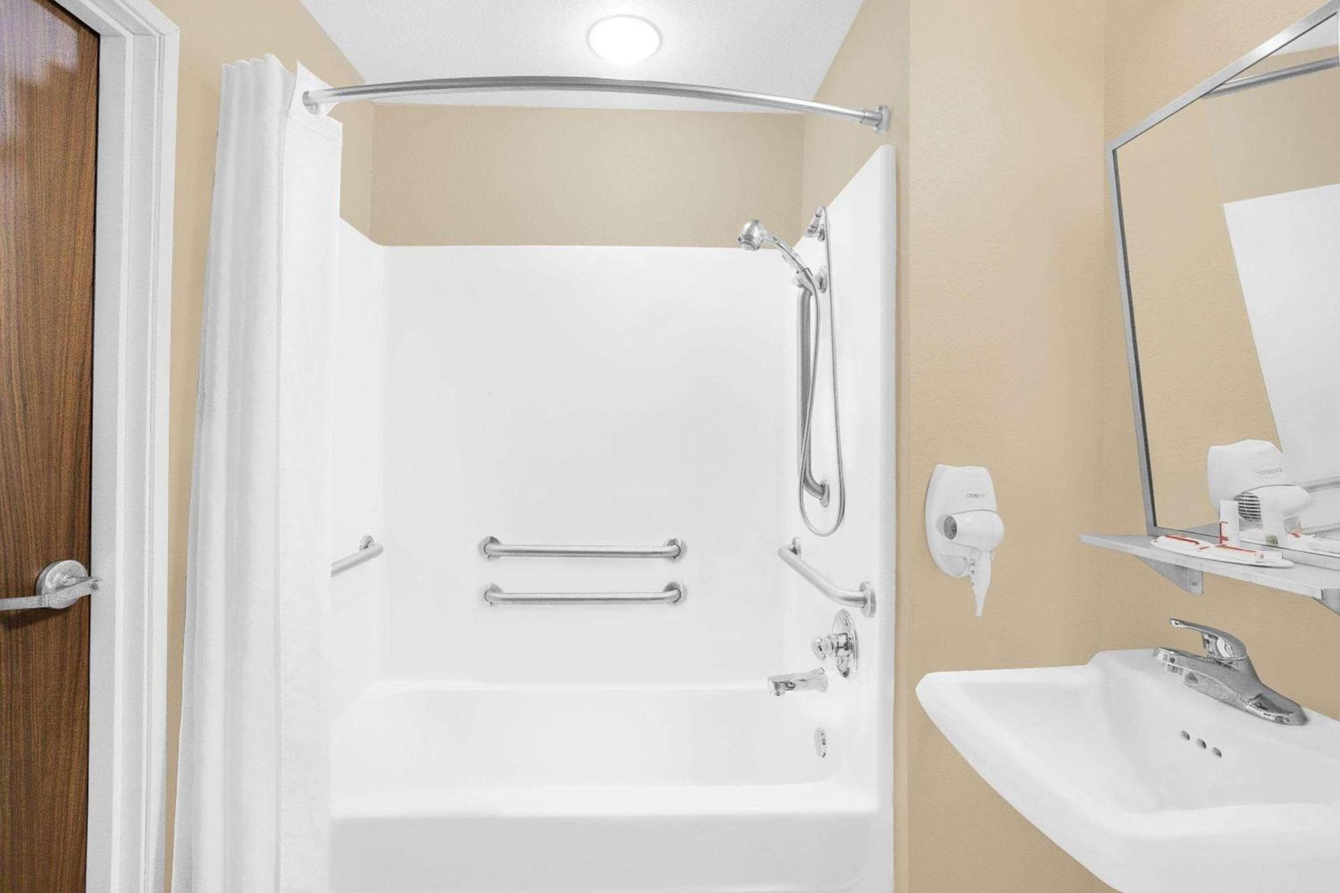 Microtel Inn & Suites By Wyndham Conway photo 3