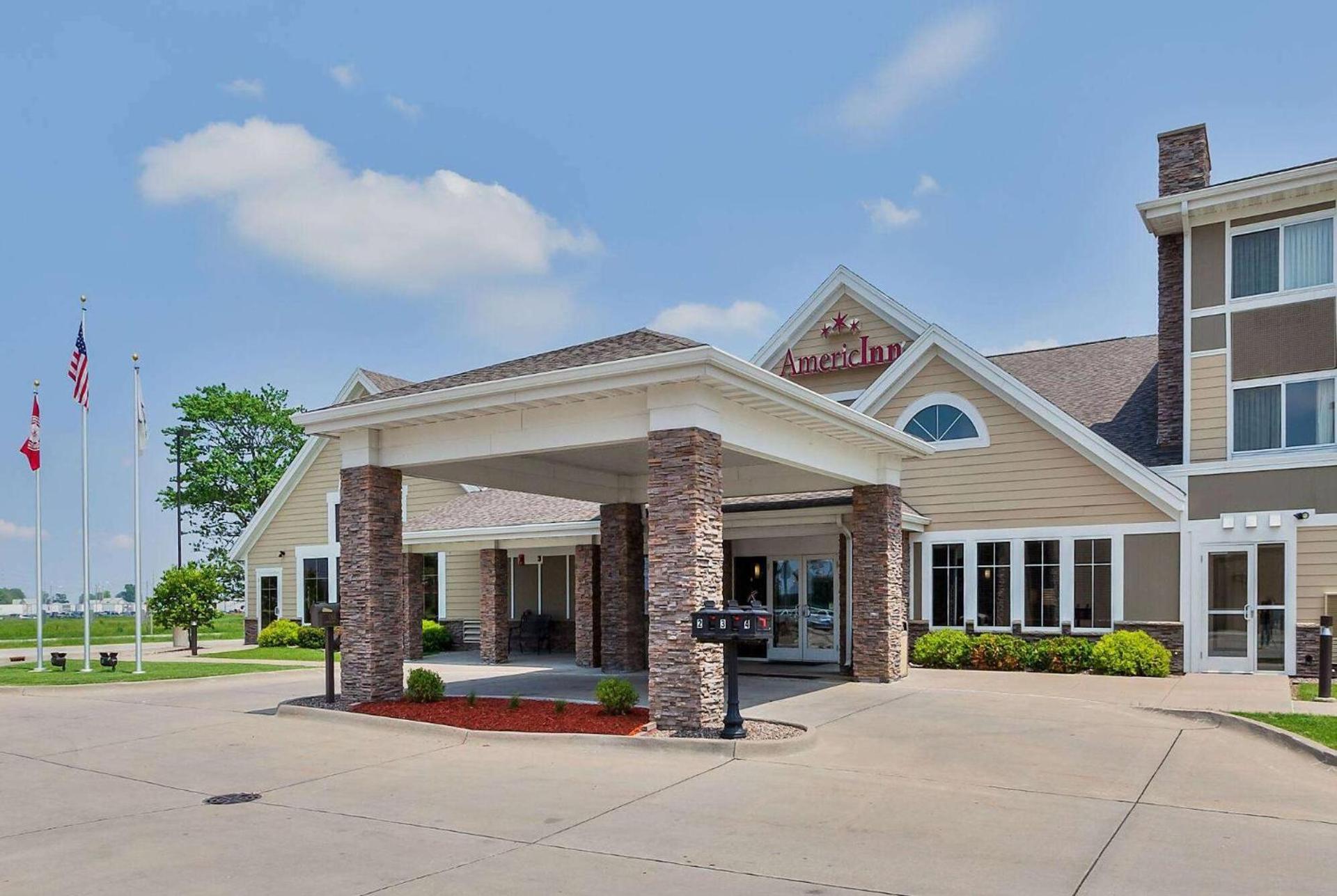 AmericInn by Wyndham Monmouth photo 1