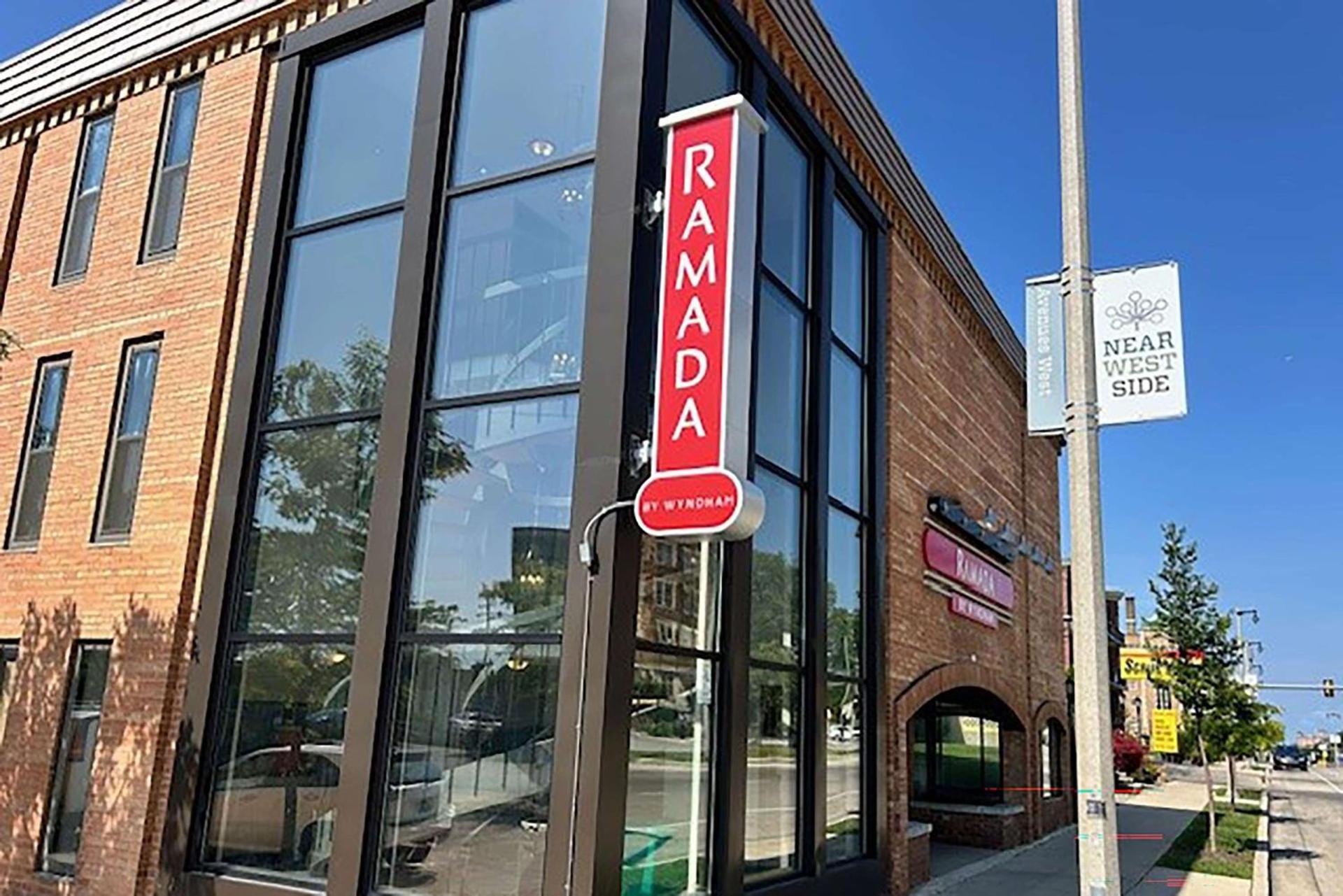 Ramada by Wyndham Milwaukee photo 2