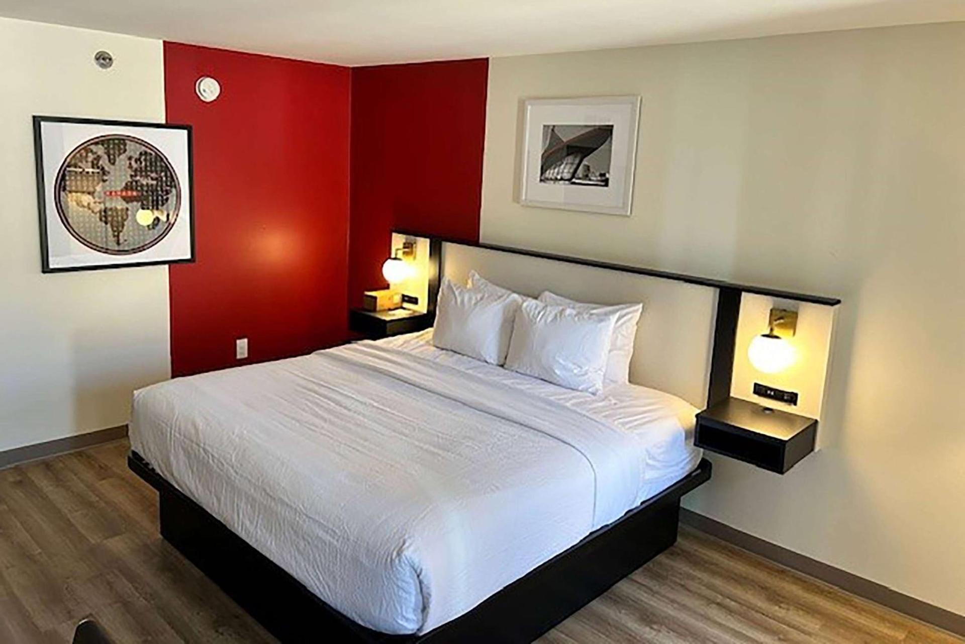 Ramada by Wyndham Milwaukee photo 7