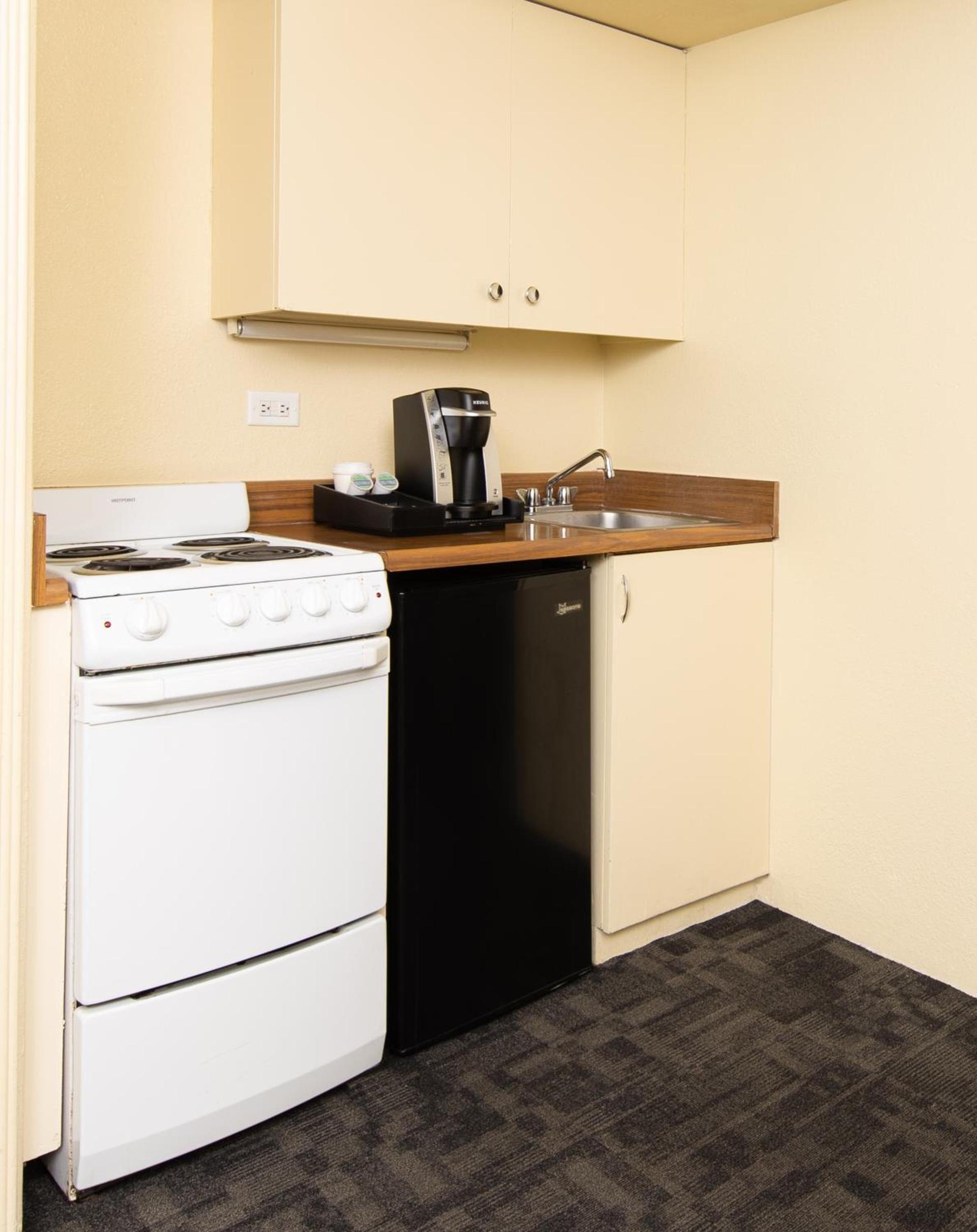 Ohia Waikiki Studio Suites photo 38
