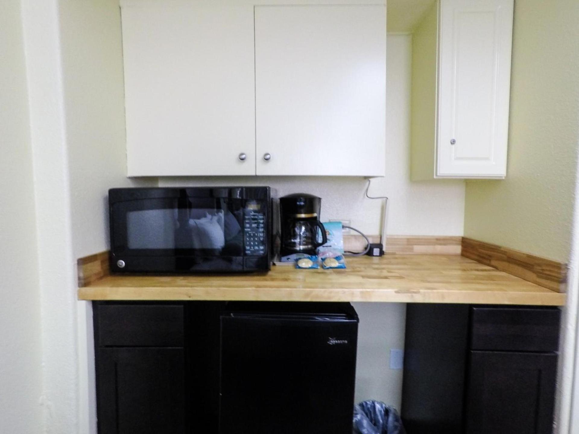 Ohia Waikiki Studio Suites photo 41