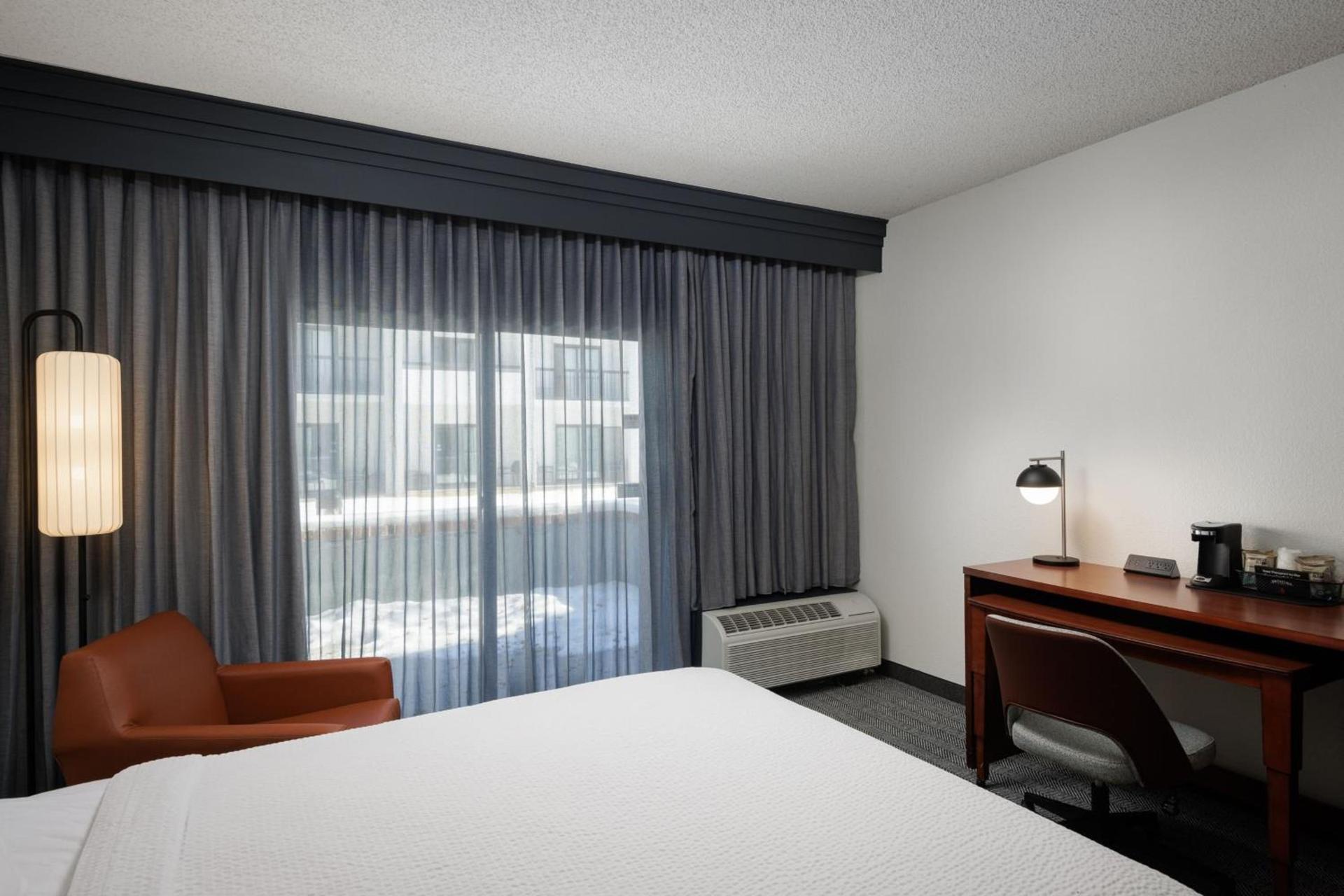 Courtyard by Marriott Denver Central Park photo 12