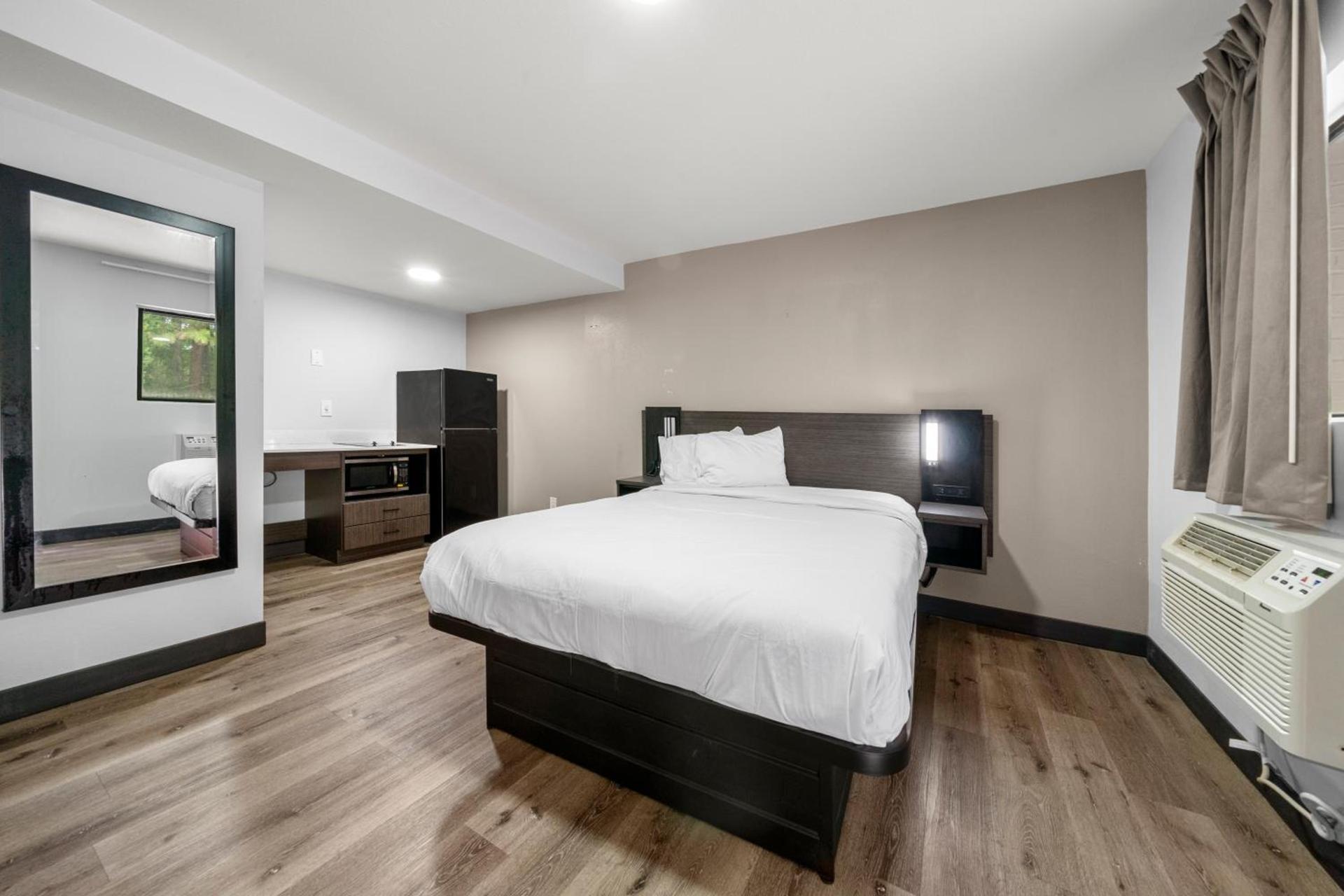 Southern Suites Carrollton photo 8