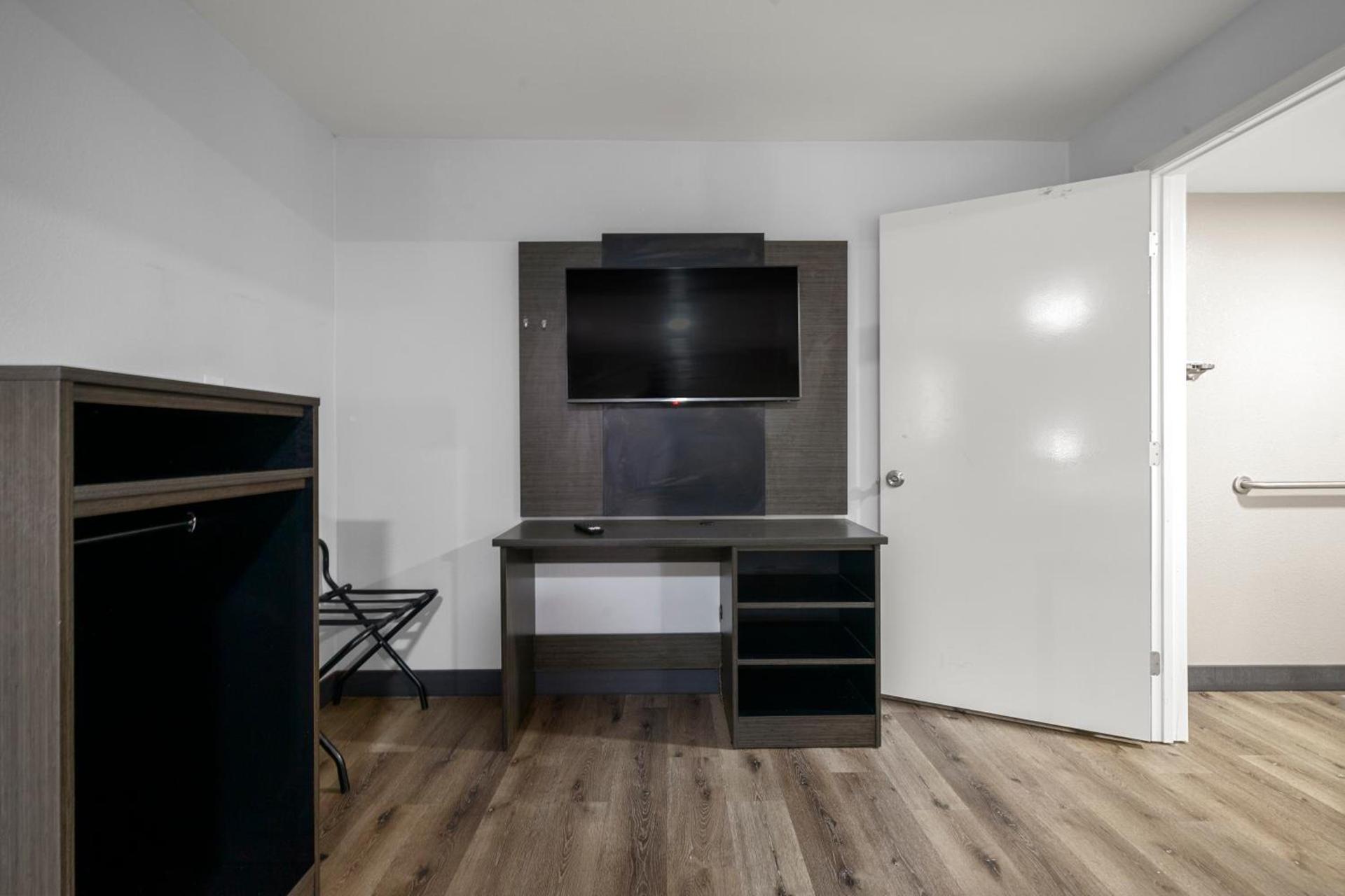 Southern Suites Carrollton photo 4