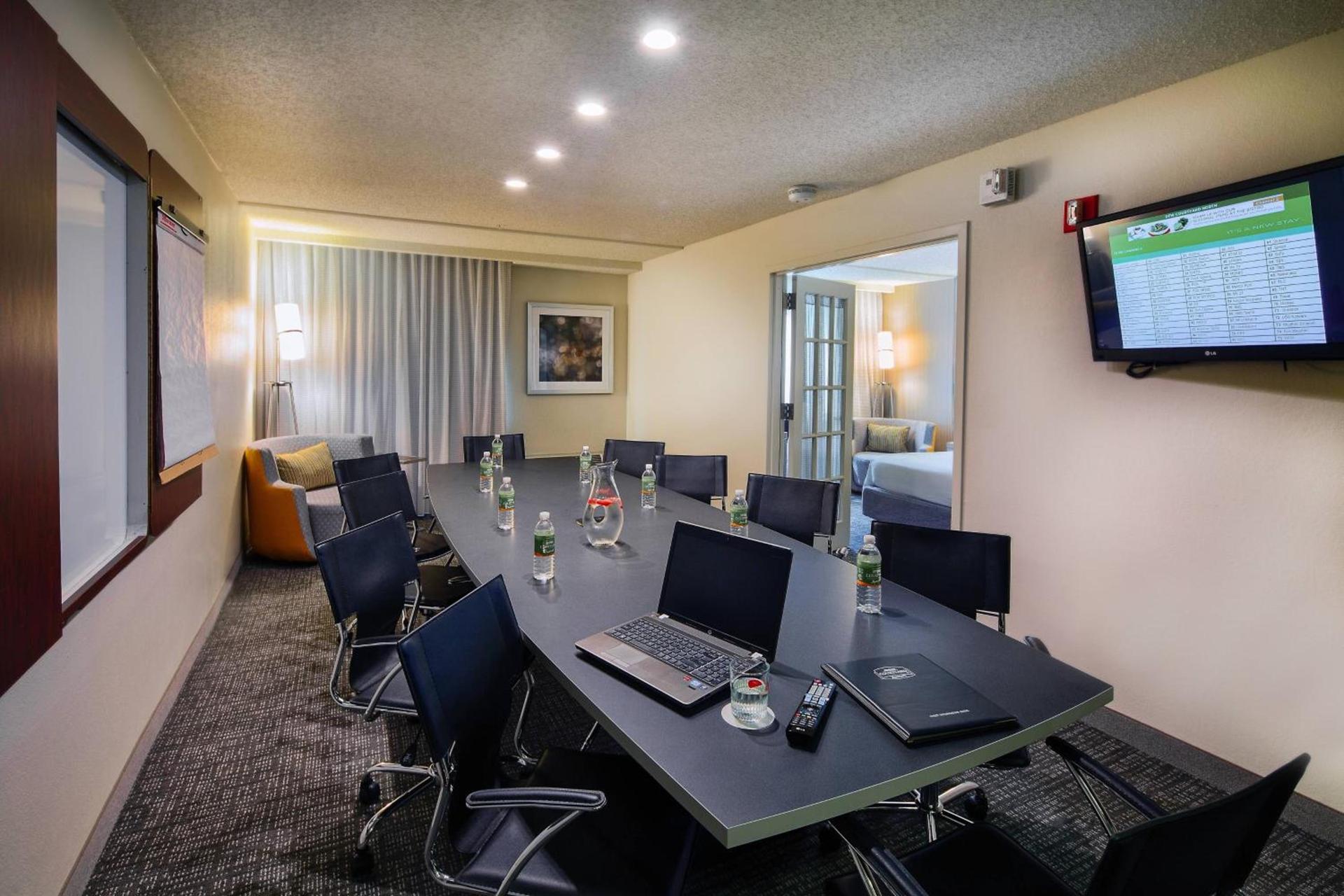 Courtyard by Marriott Dallas DFW Airport North/Irving photo 14