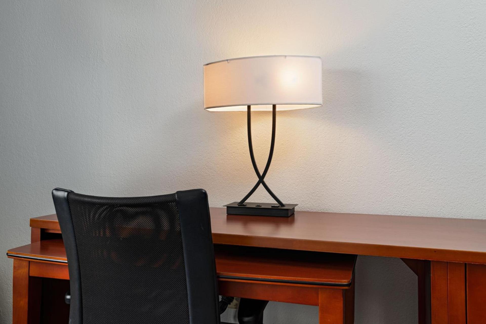 Courtyard by Marriott Dallas Arlington Entertainment District photo 6